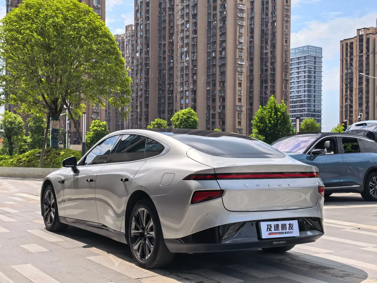 XPeng P7