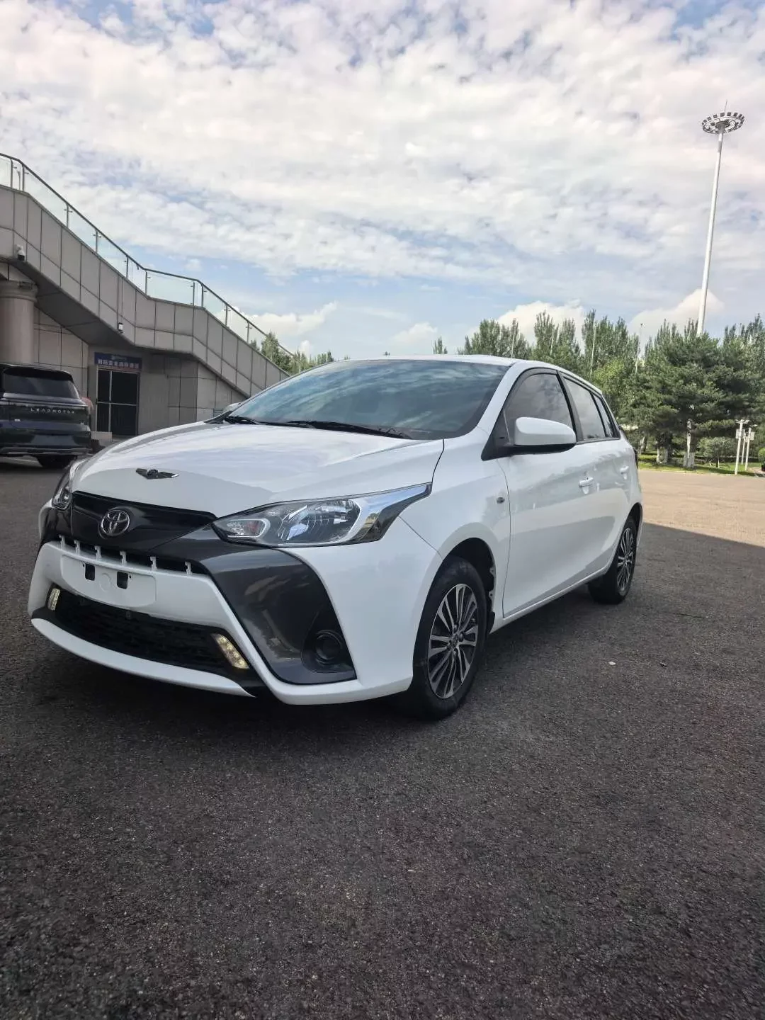 TOYOTA YARIS L