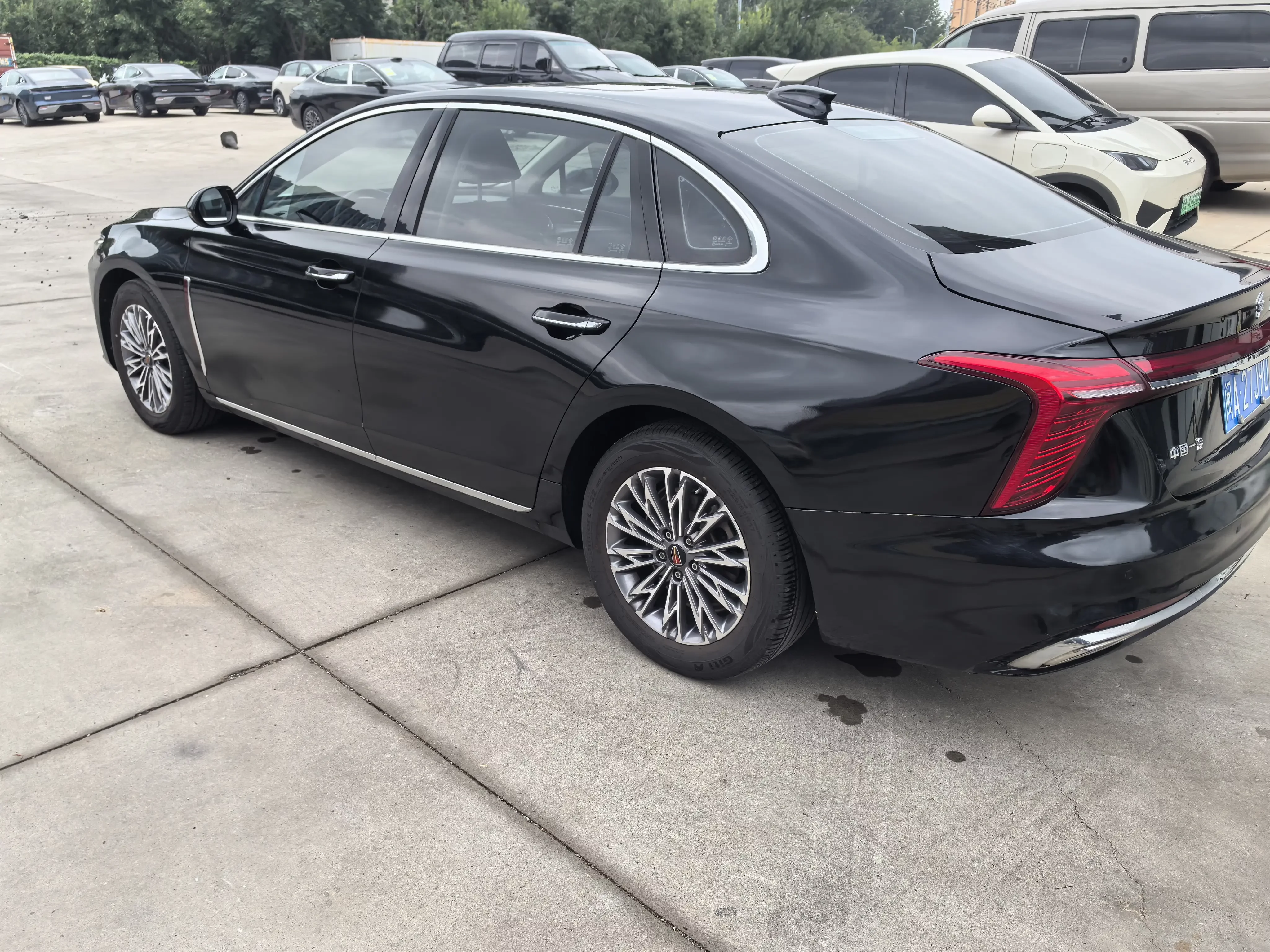 Hongqi H5