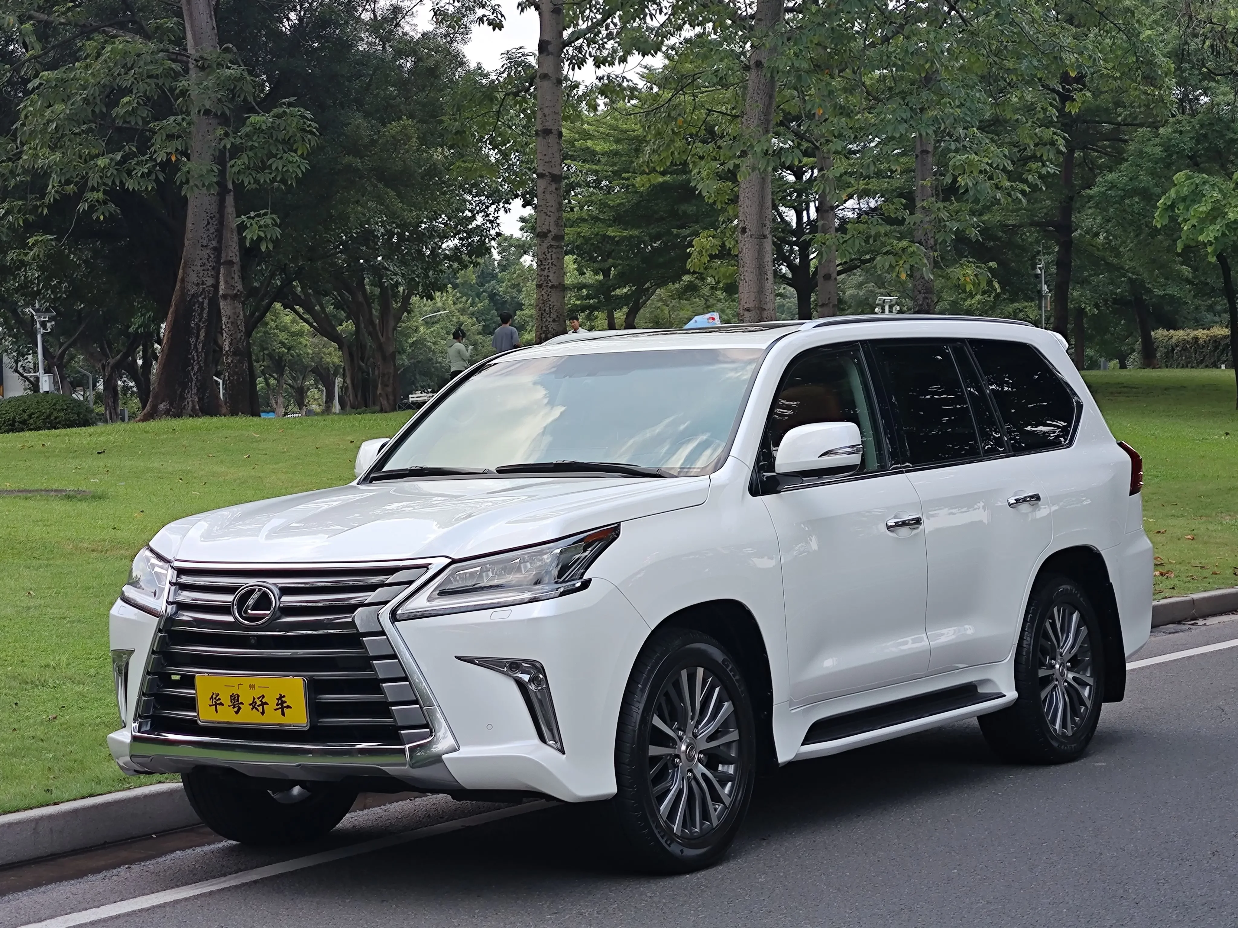 Lexus LX