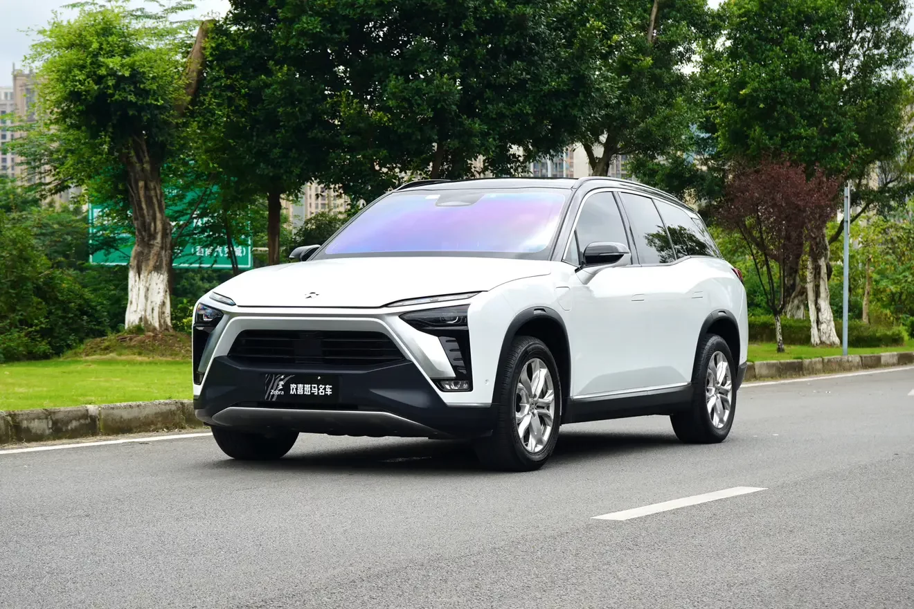 NIO ES8