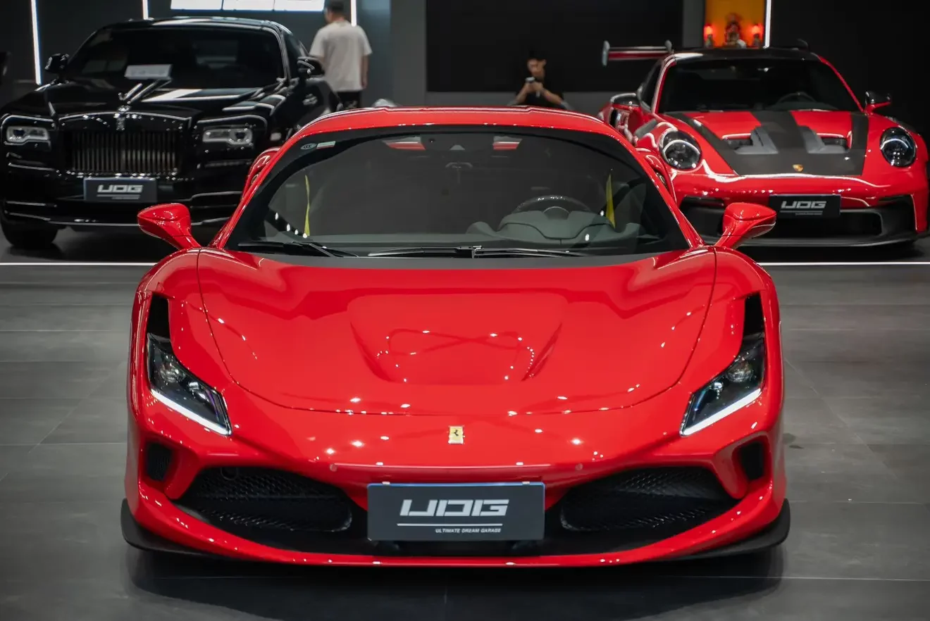 Ferrari F8