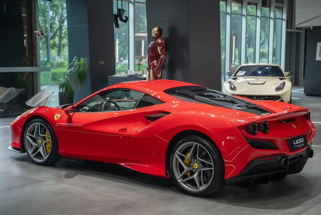 Ferrari F8