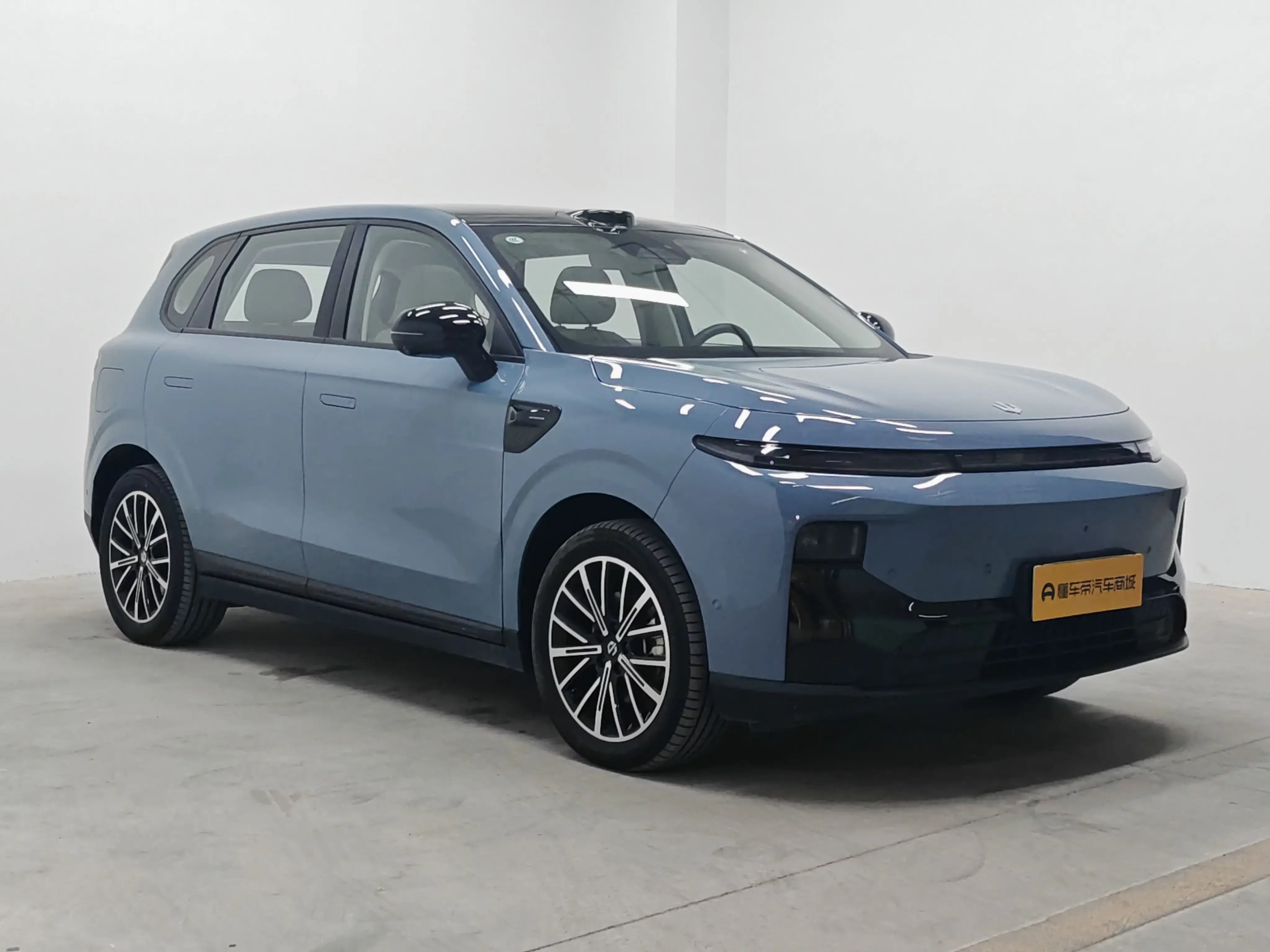 Leapmotor B10