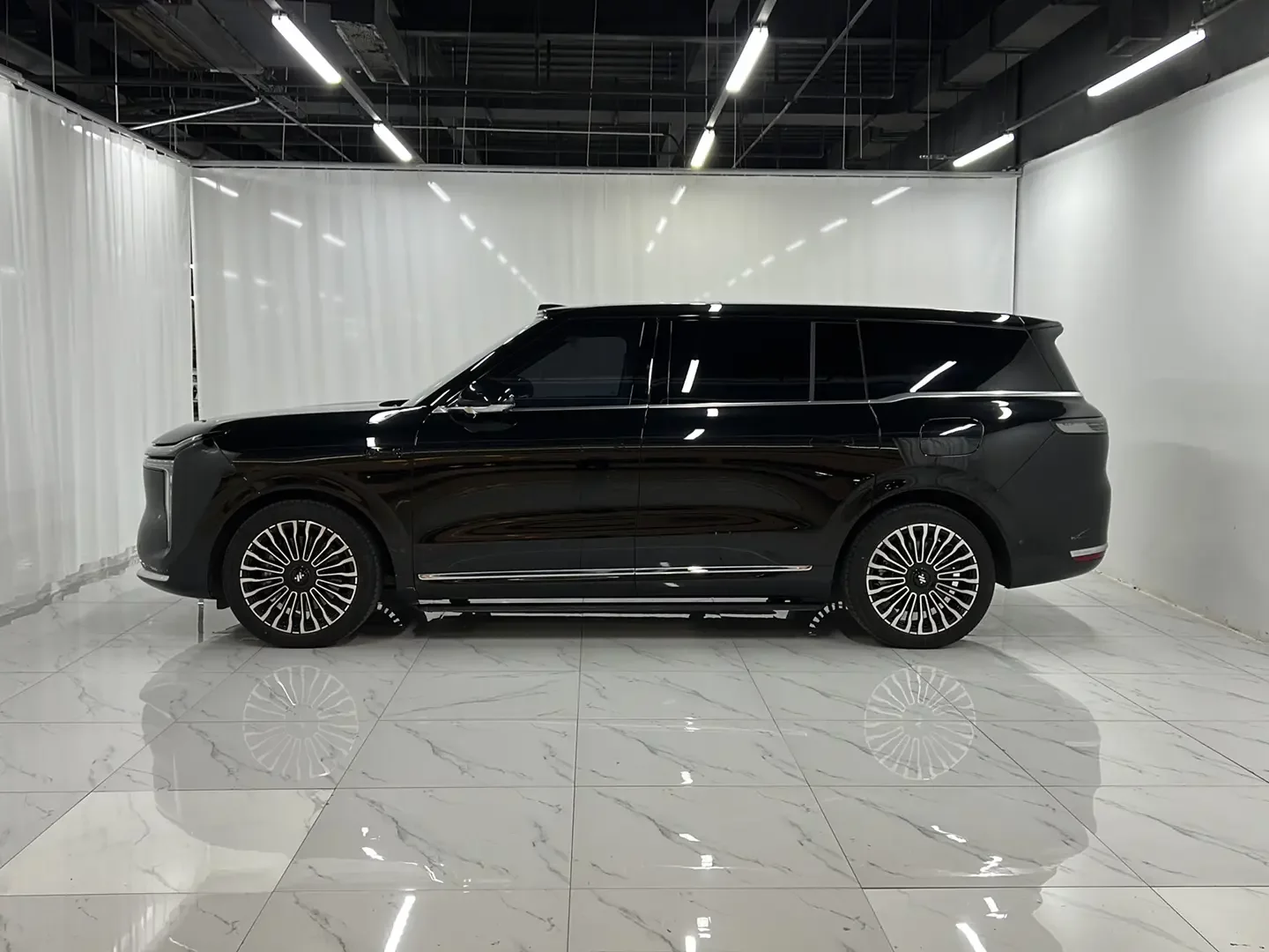IM Motors Zhiji LS9