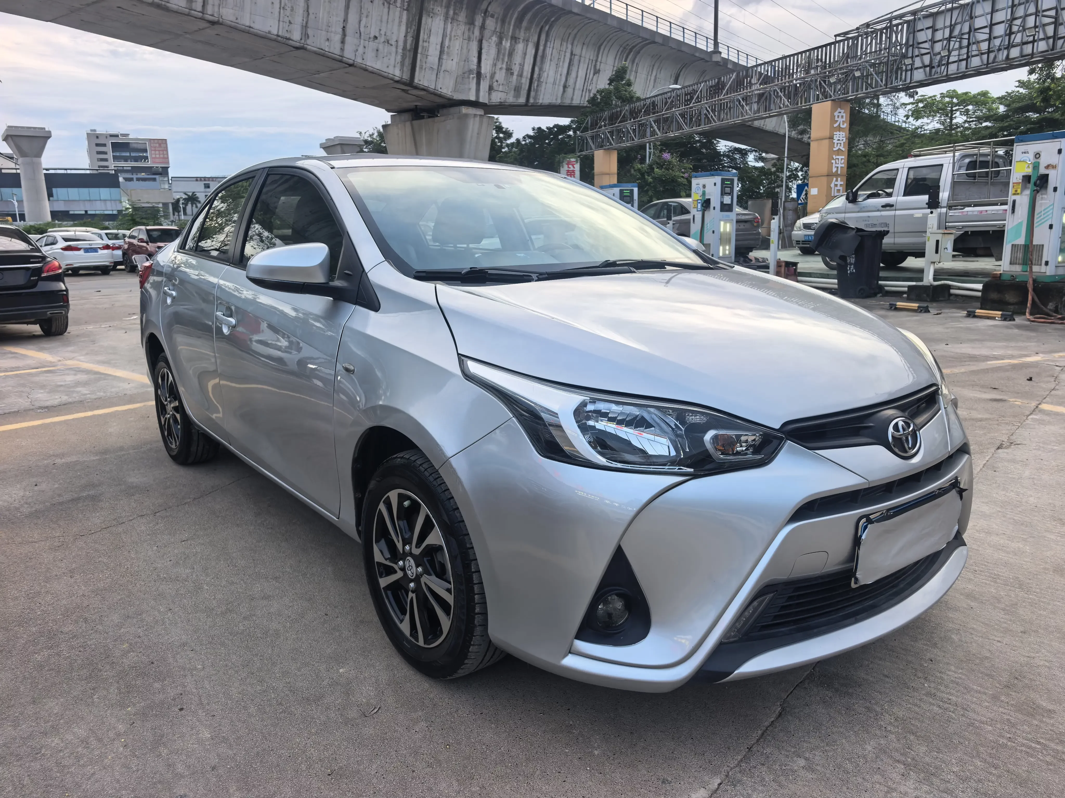 Toyota YARiS L Enjoy