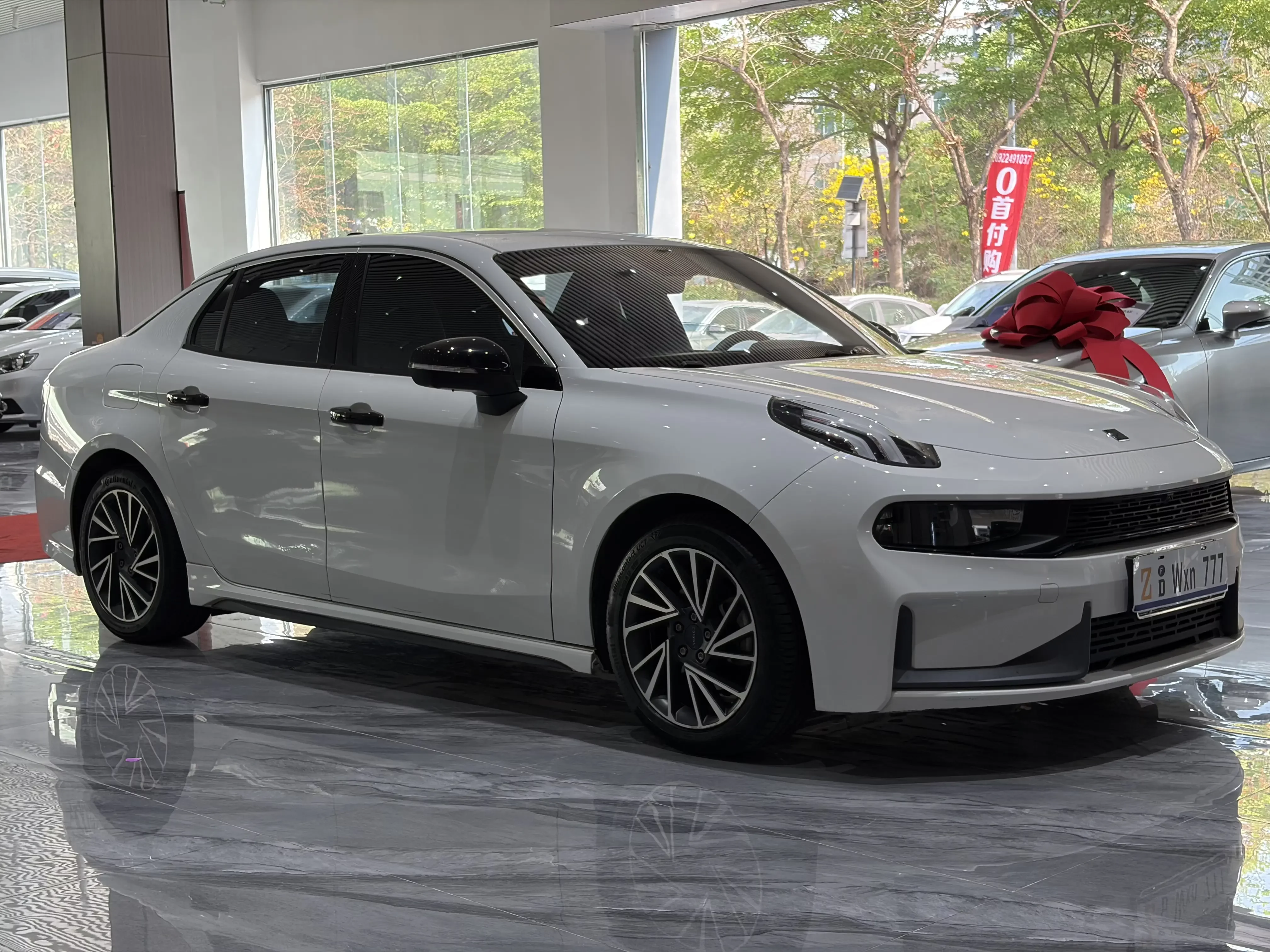 Lynk & Co 03