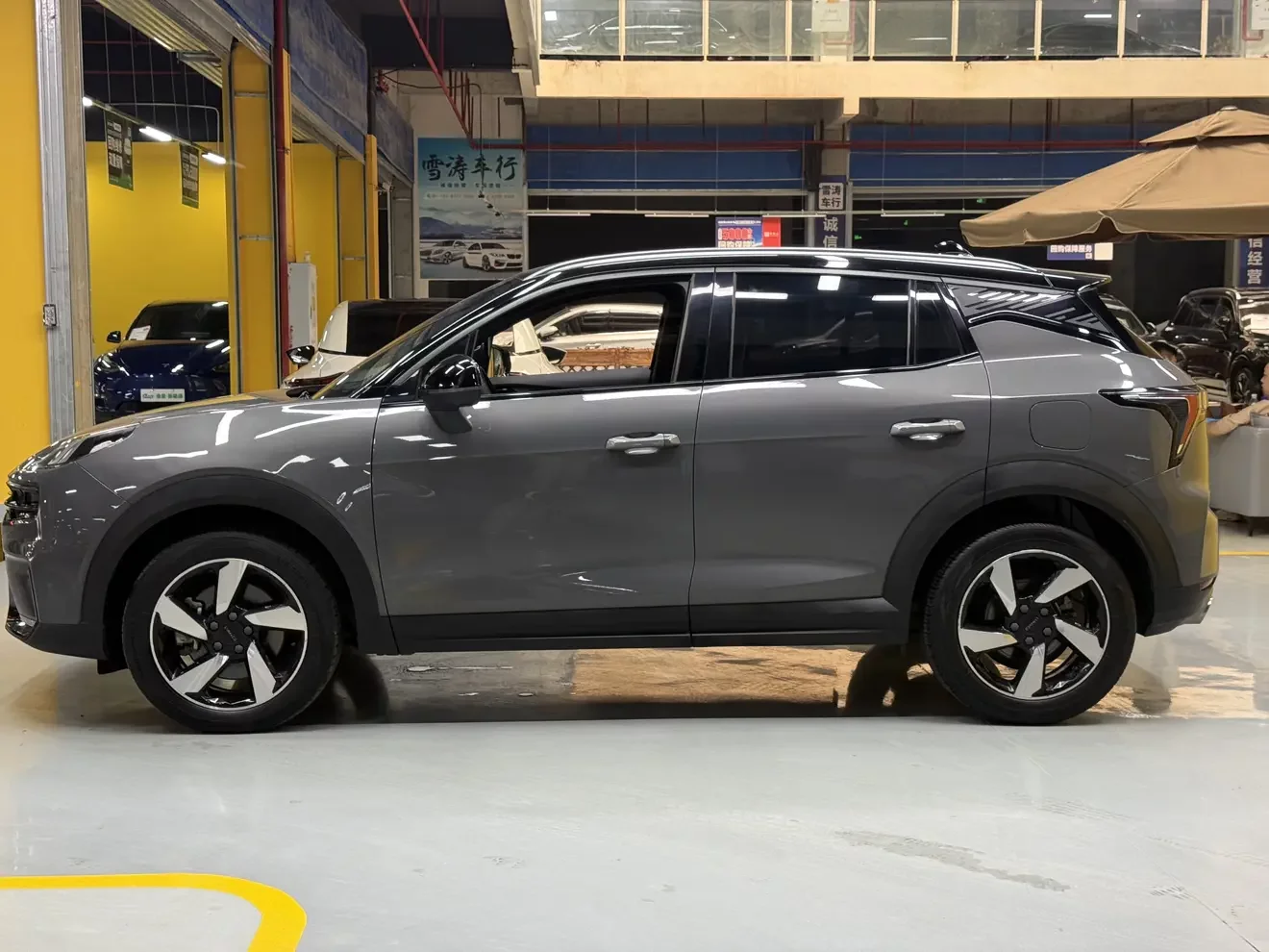 Lynk & Co 06
