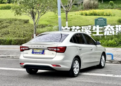 Roewe i5