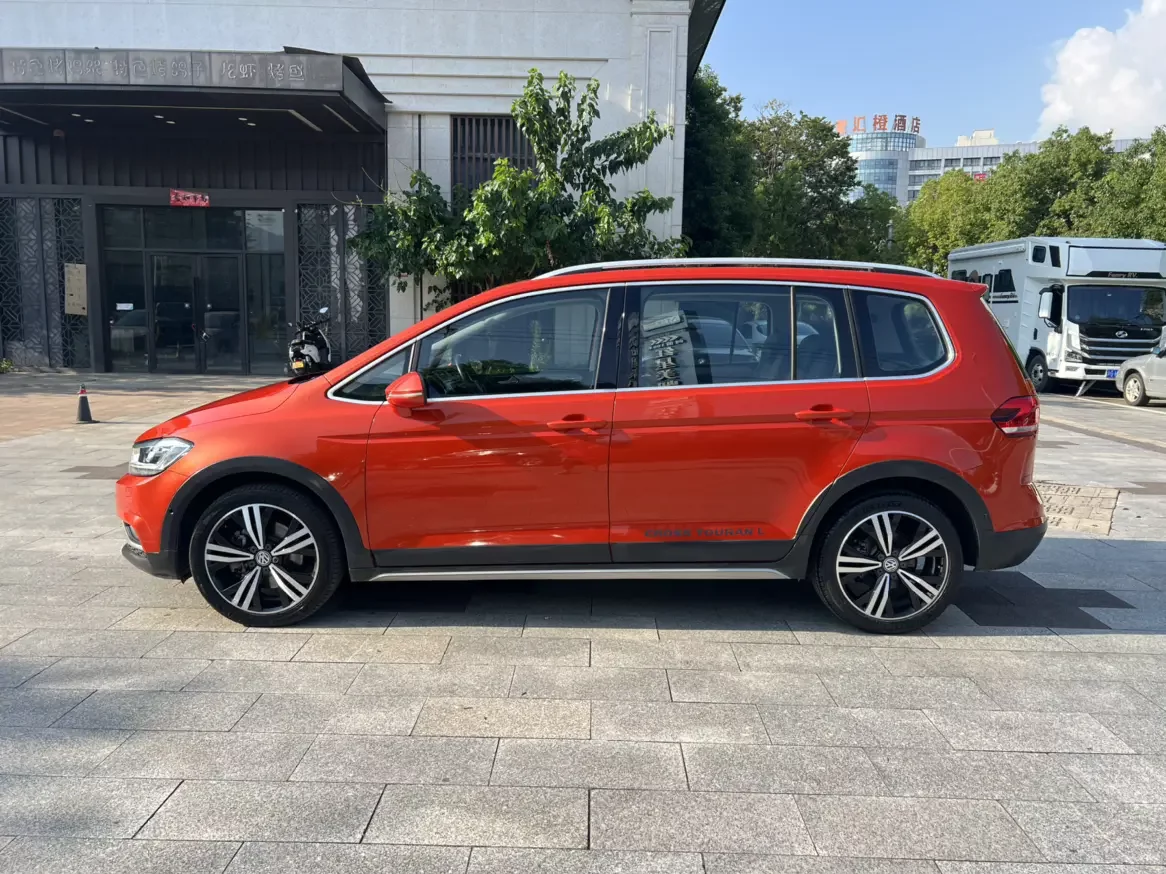 Volkswagen Touran L