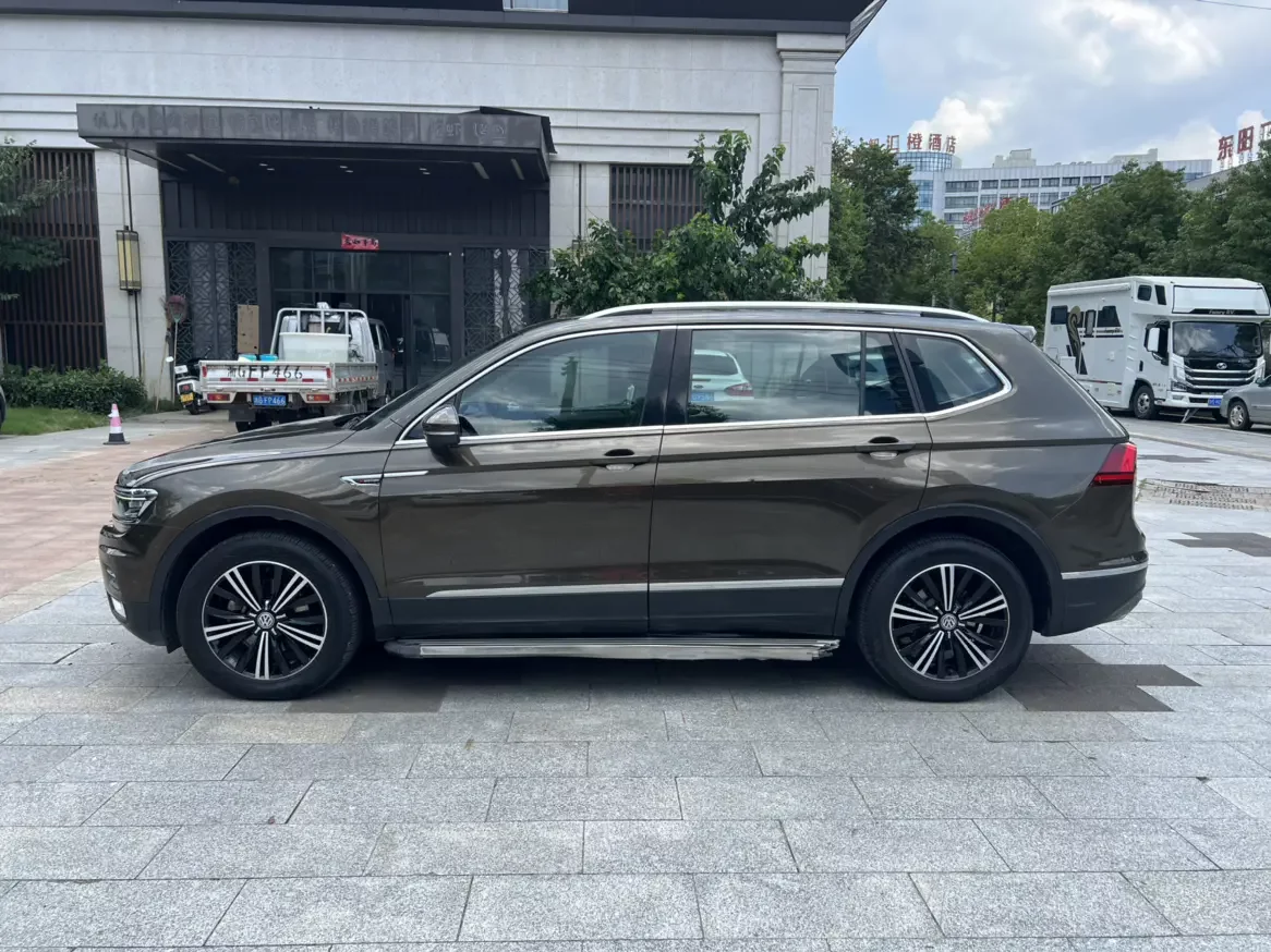Volkswagen Tiguan L