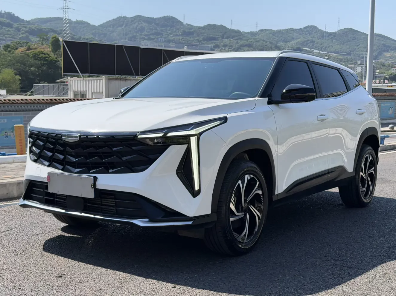 Geely Atlas