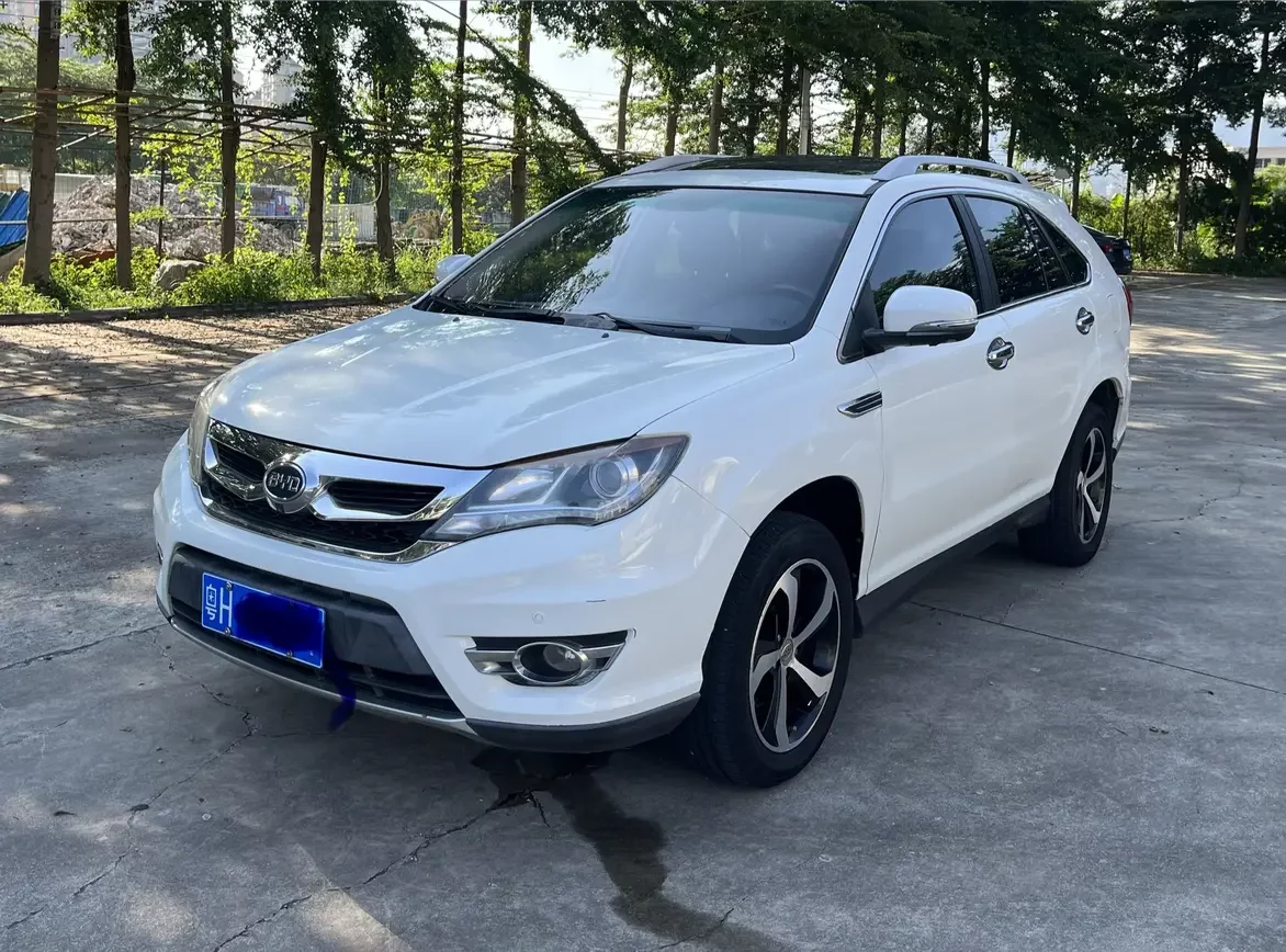 BYD S7