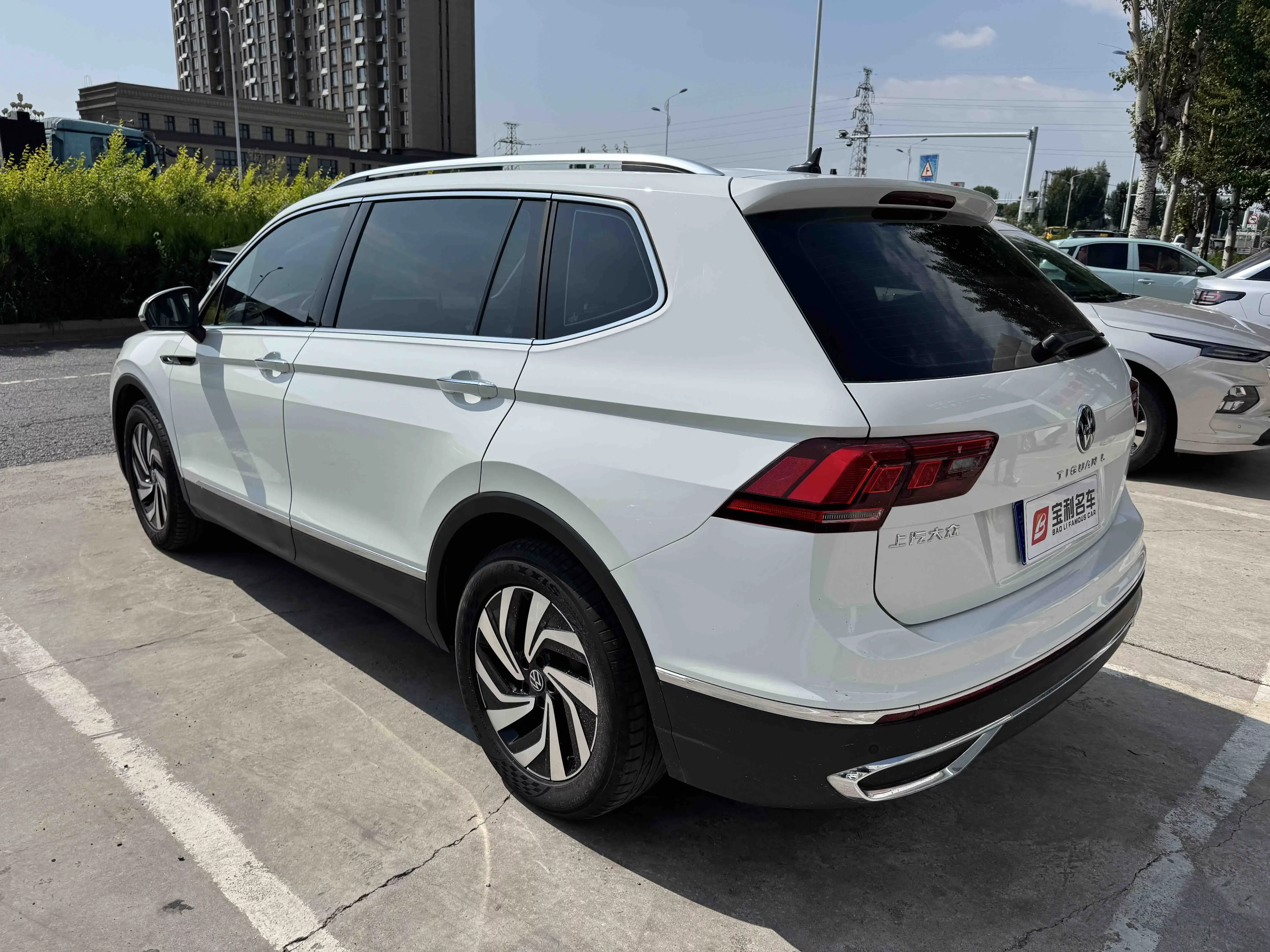 Volkswagen Tiguan L
