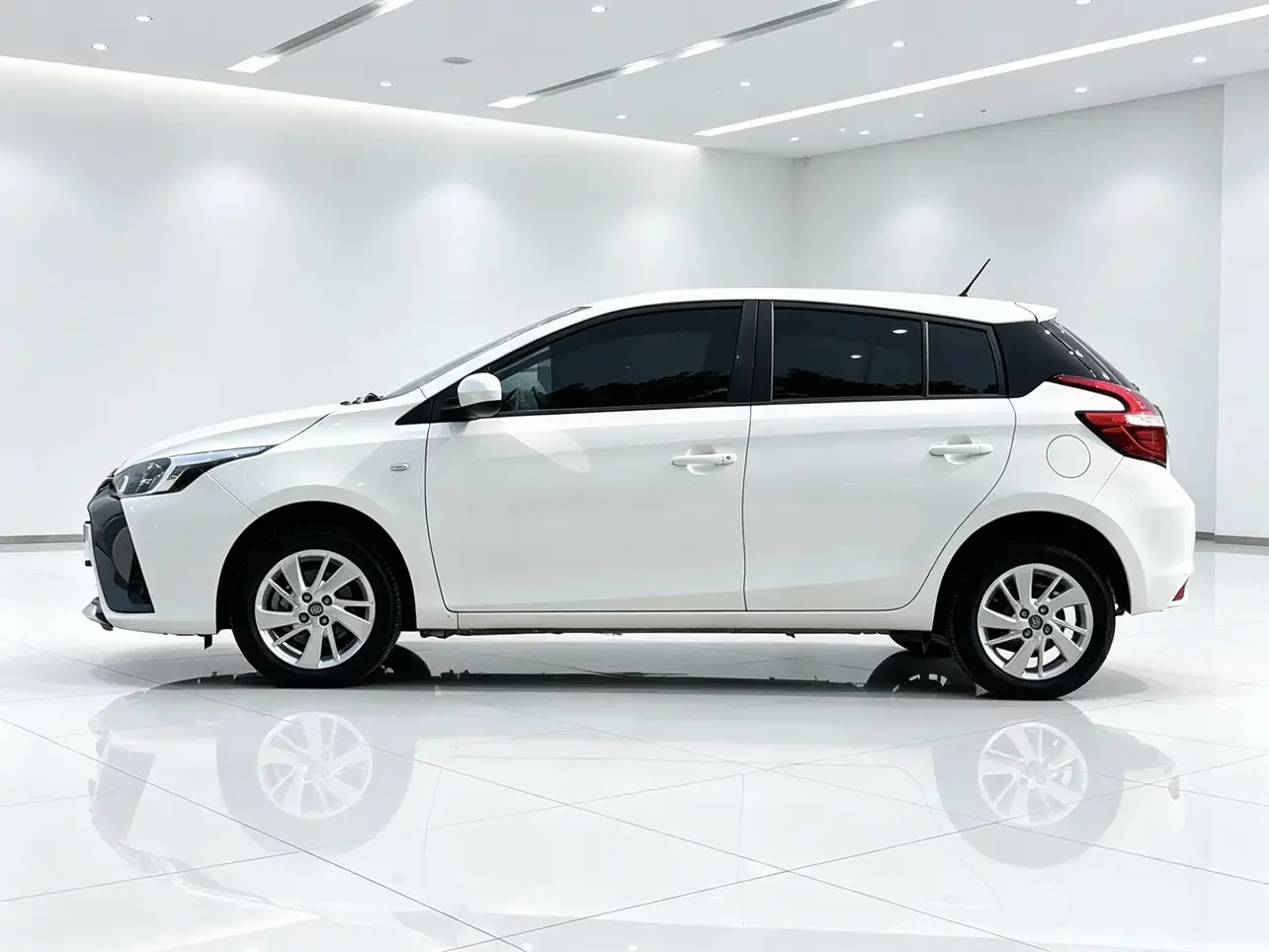 Toyota Yaris L