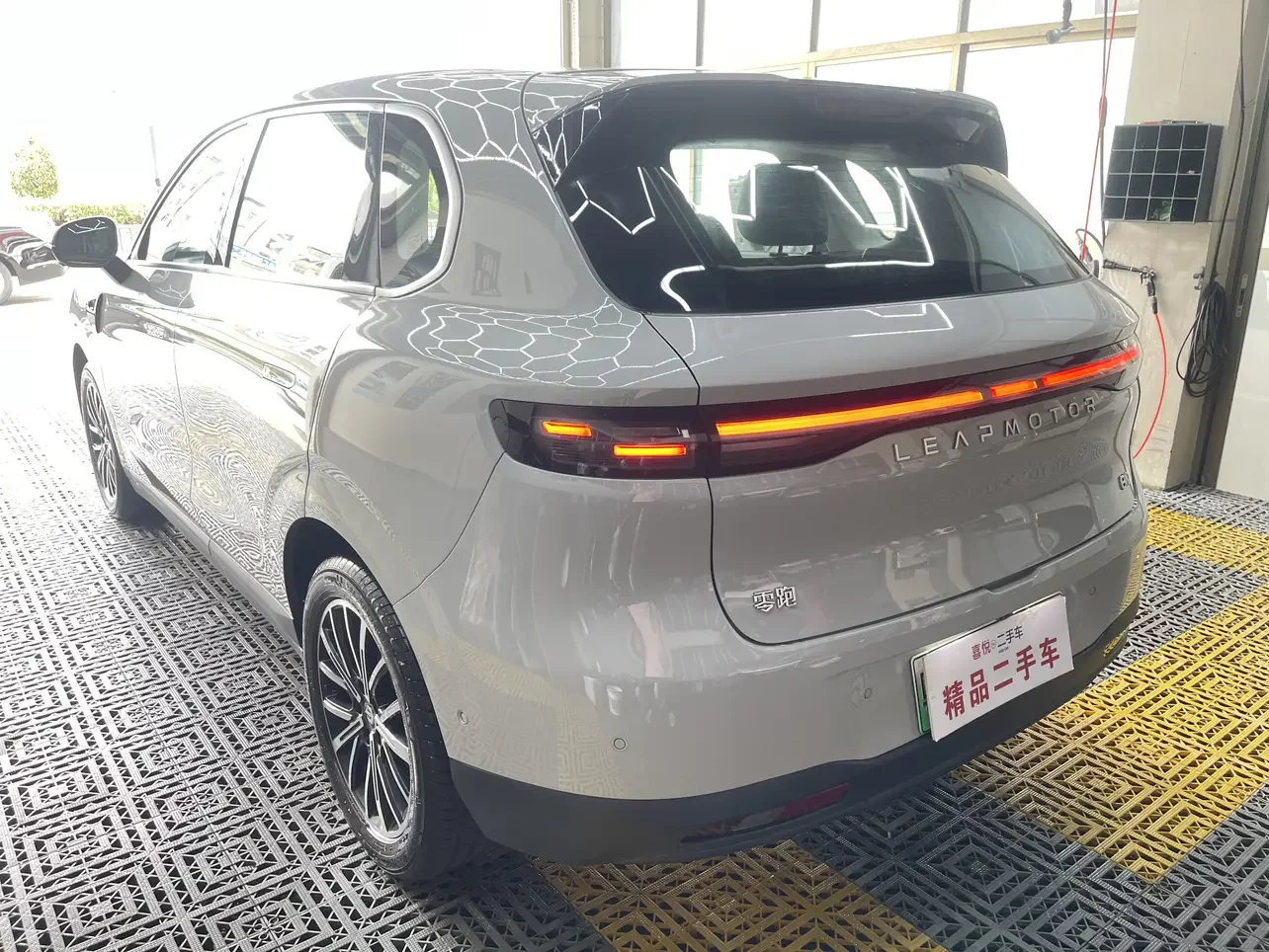 Leapmotor B10