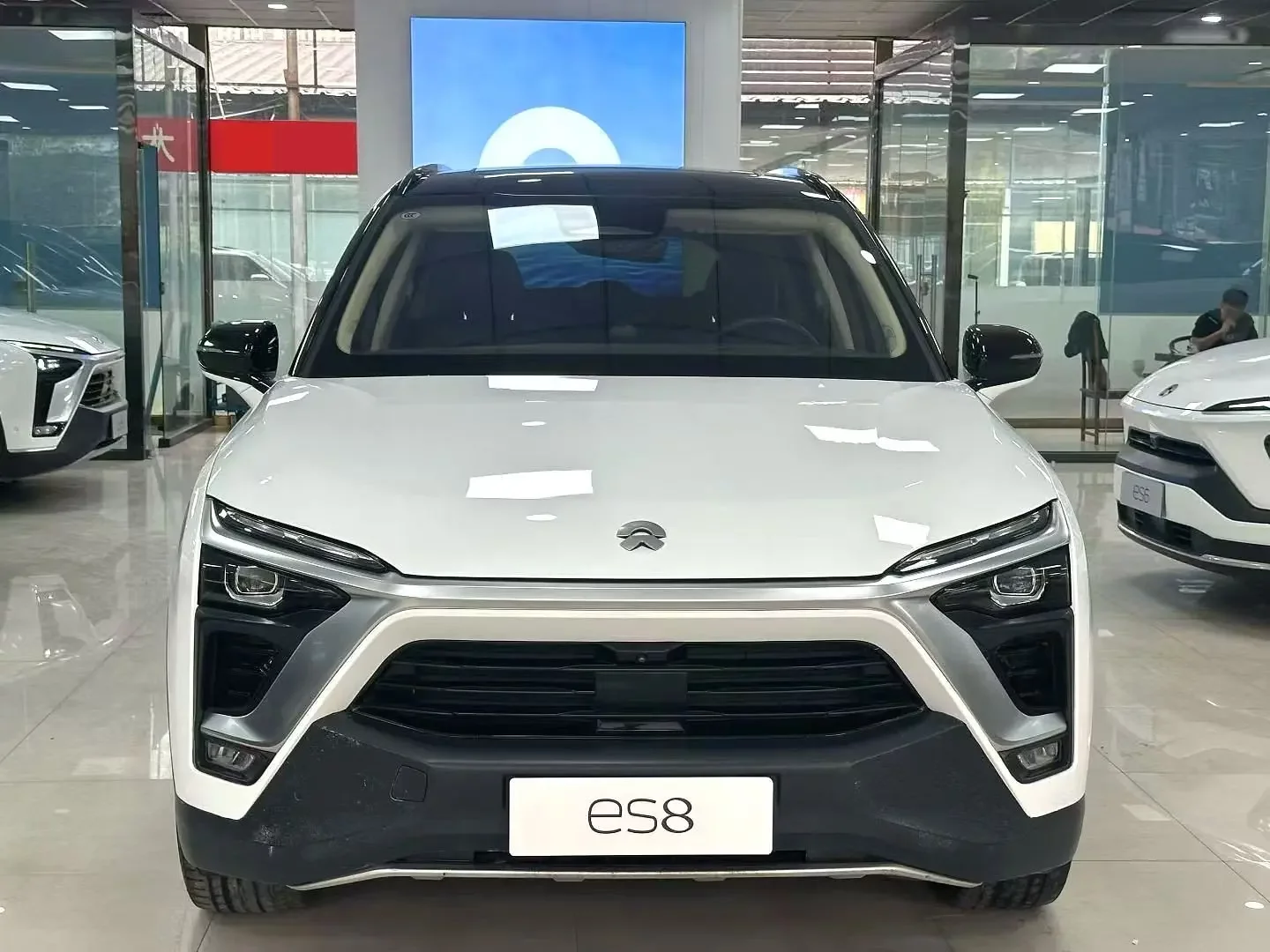 NIO ES8
