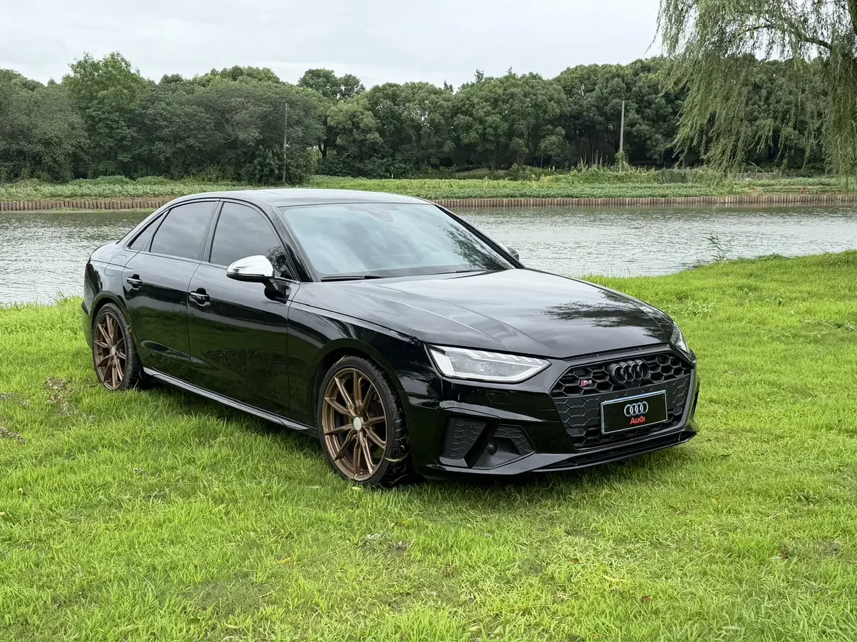 Audi S4