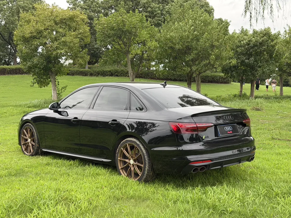 Audi S4