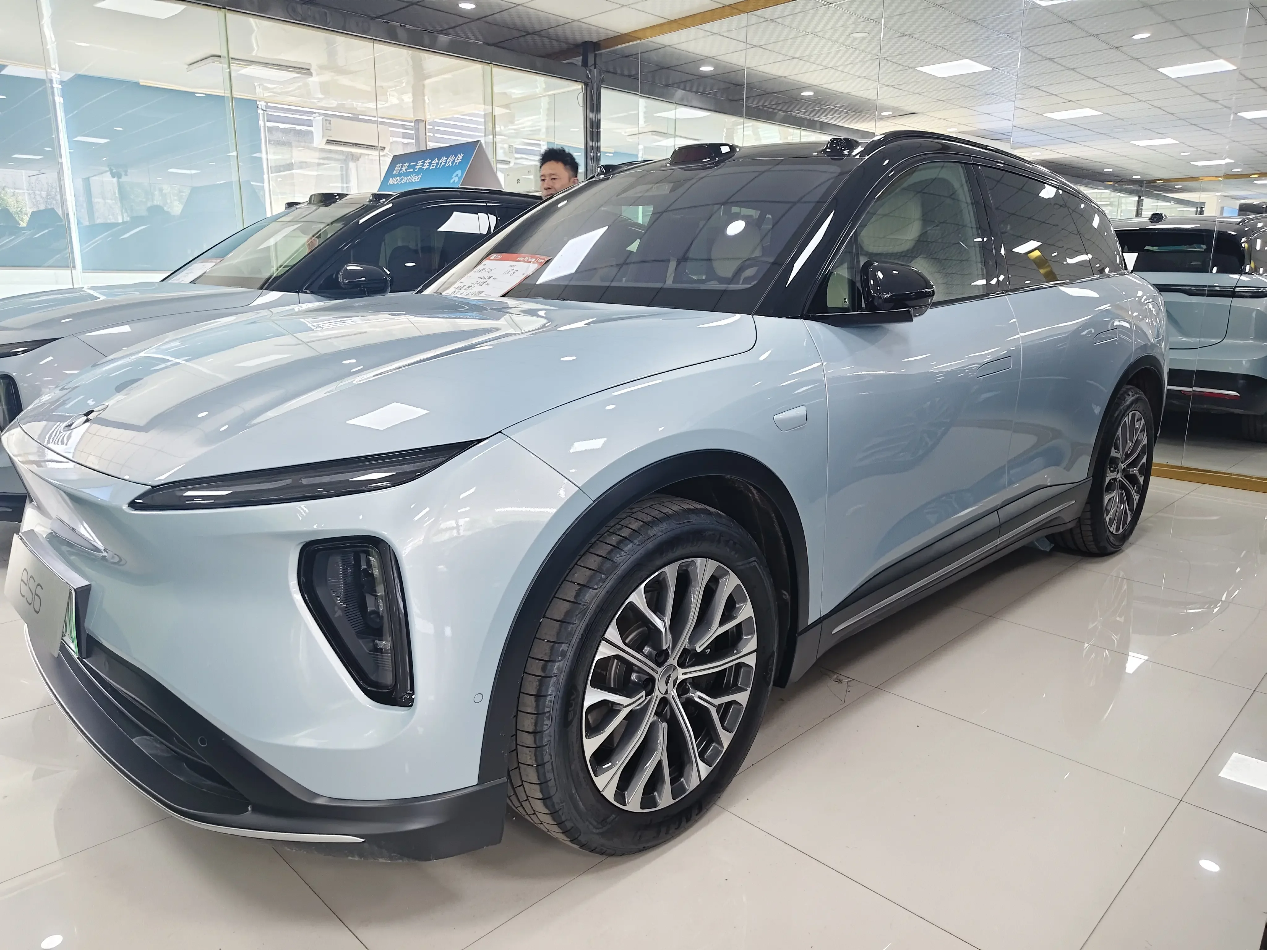 NIO ES6