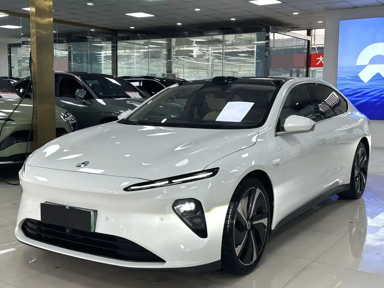 NIO ET7