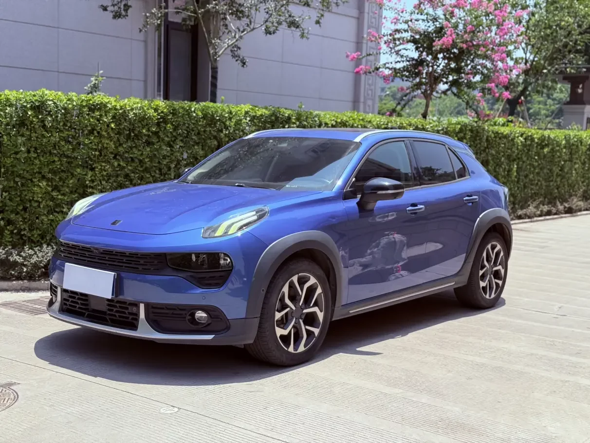 Lynk & Co 02