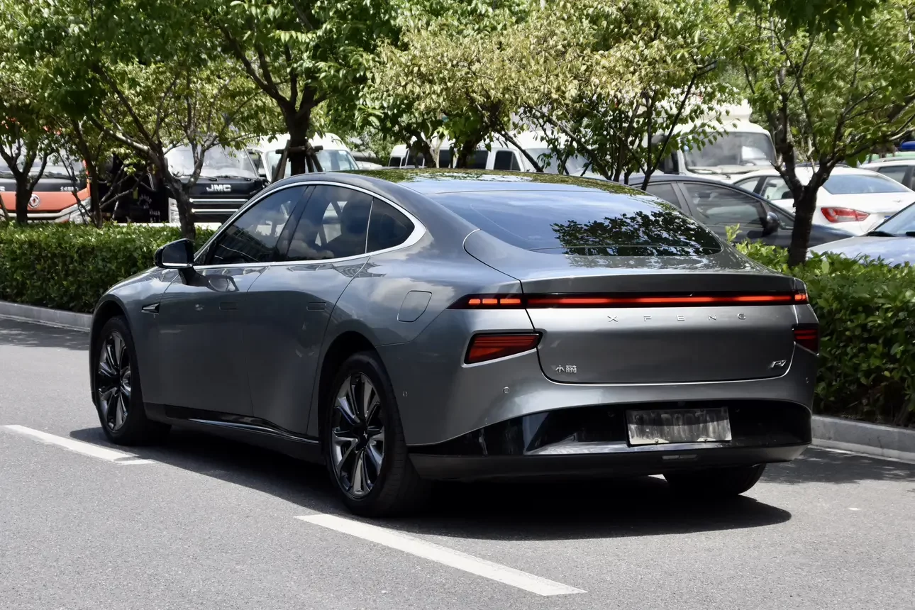 XPeng P7