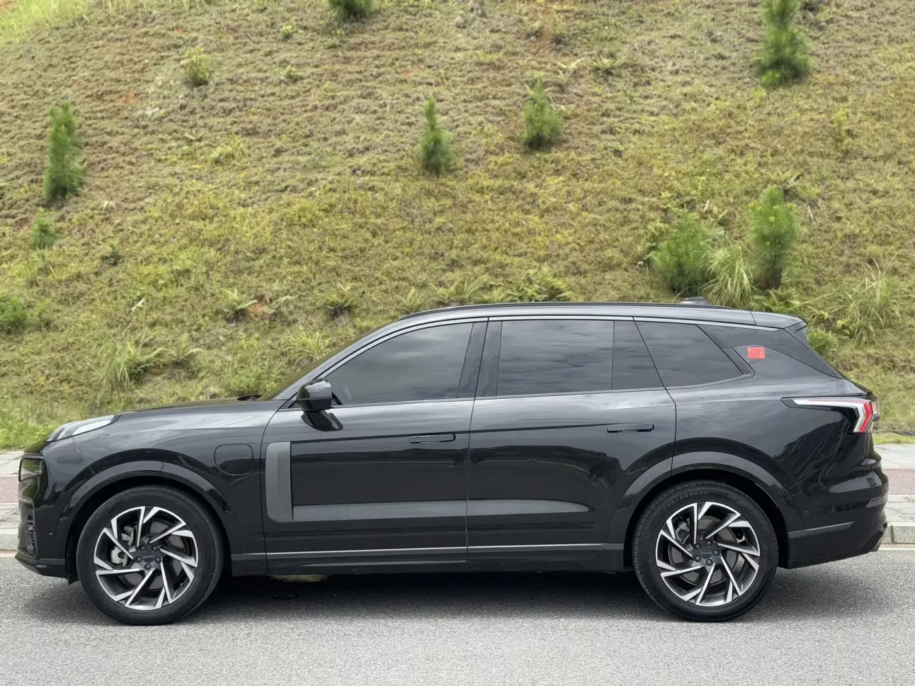 Lynk & Co 09 EM-P