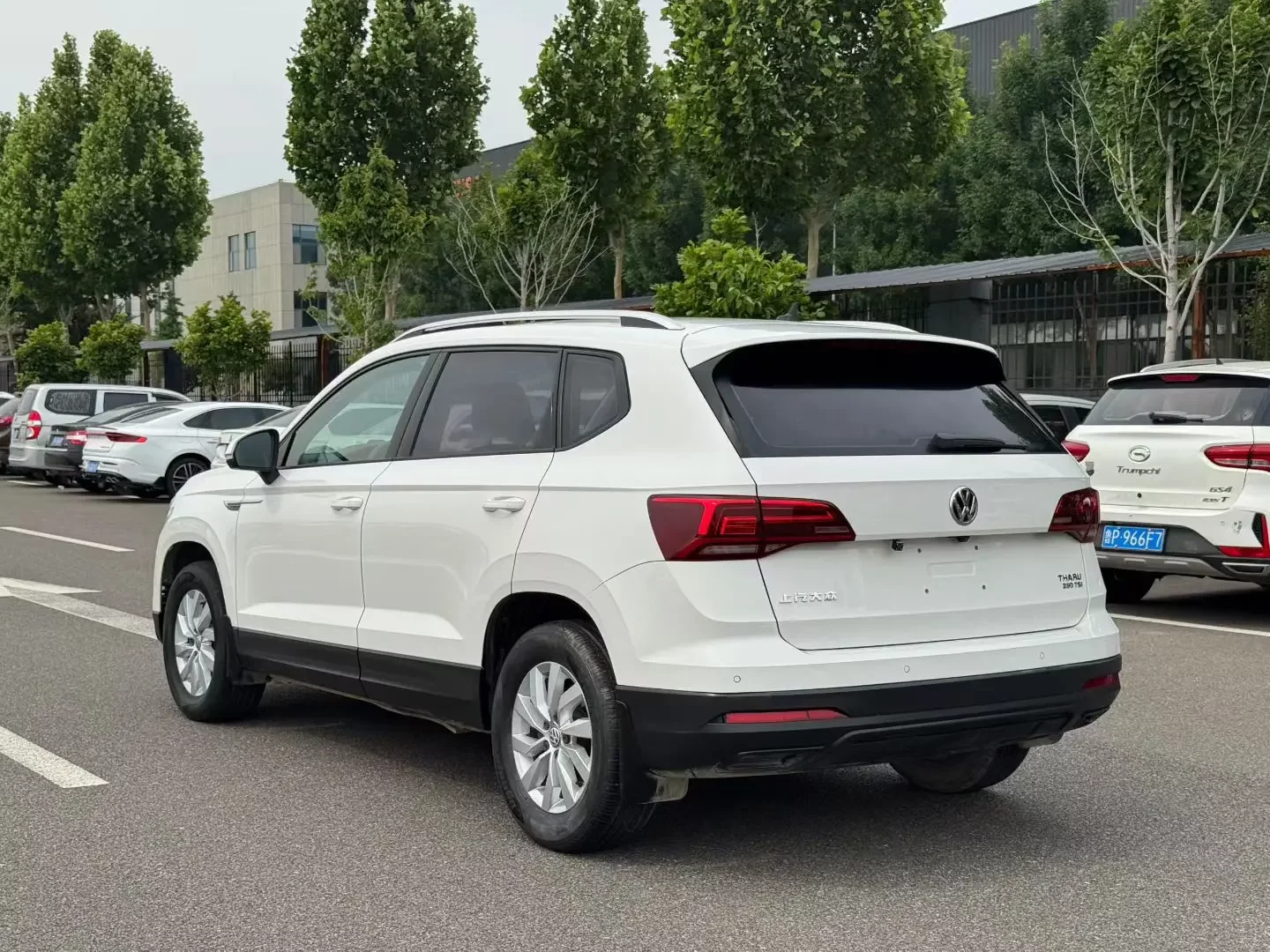 Volkswagen Tharu