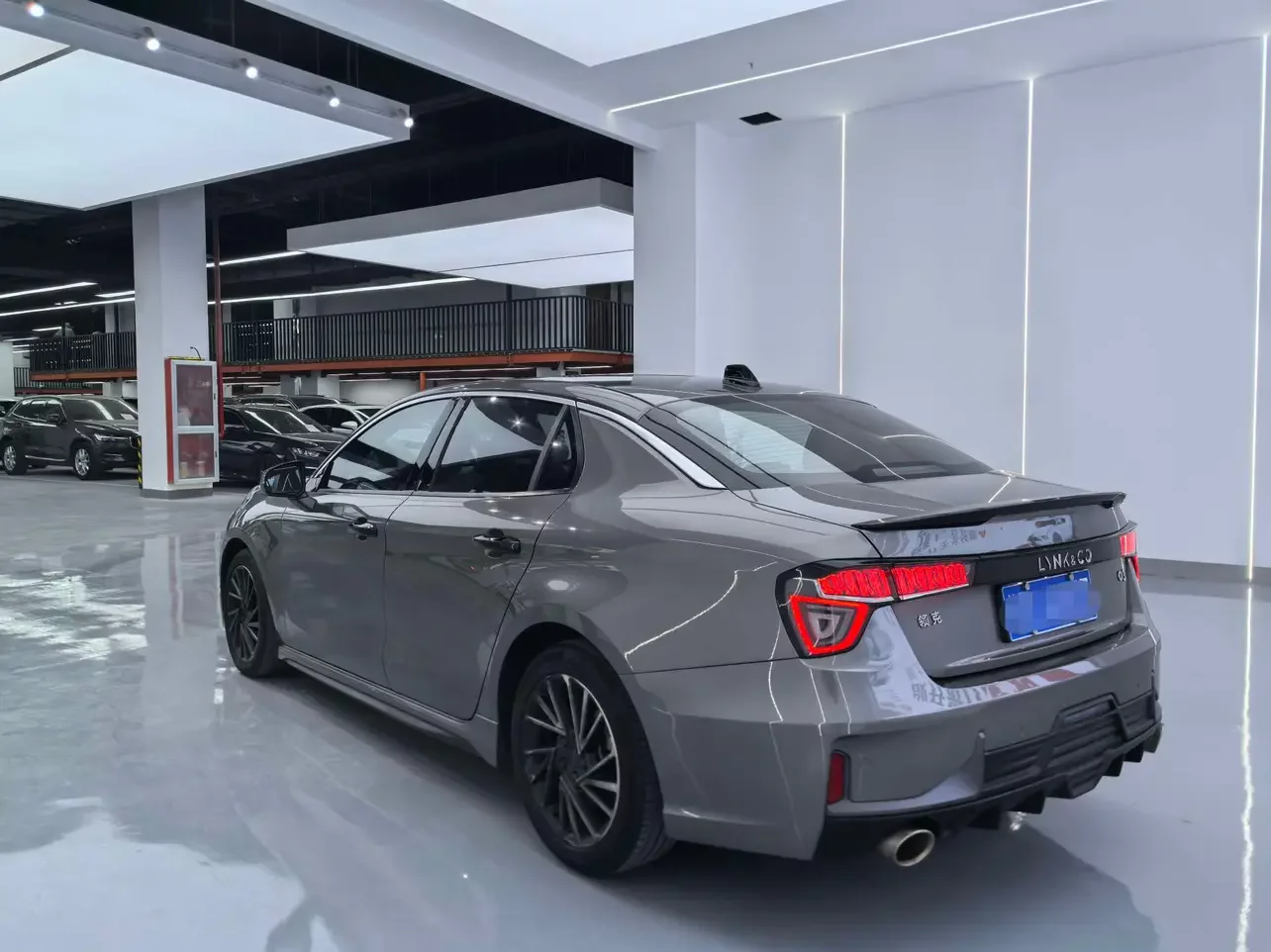 Lynk & Co 03