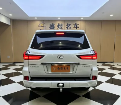Lexus LX