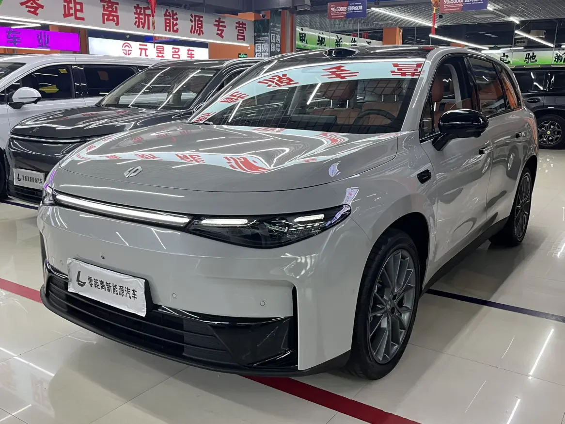 Leapmotor C10