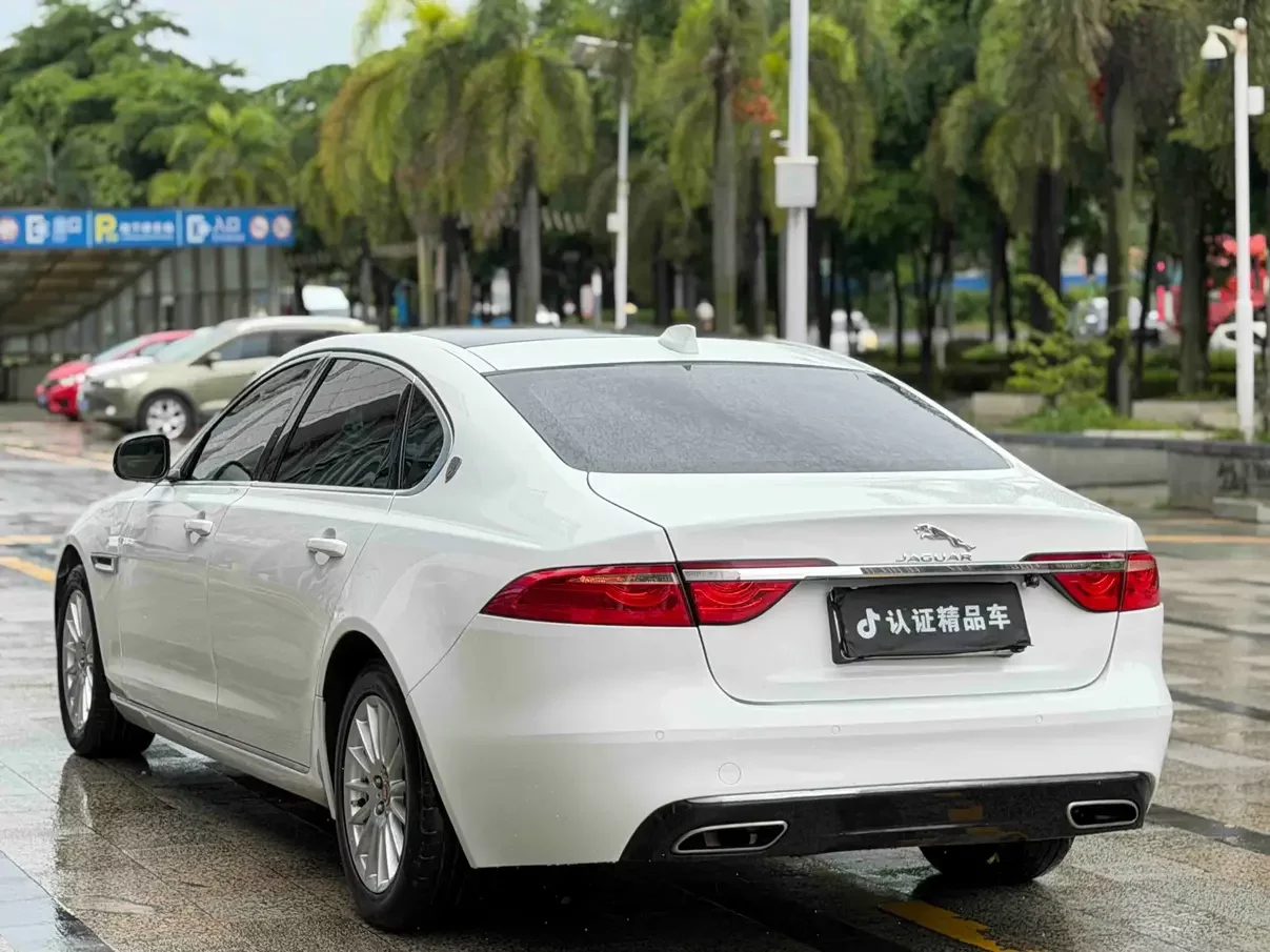 Jaguar XFL