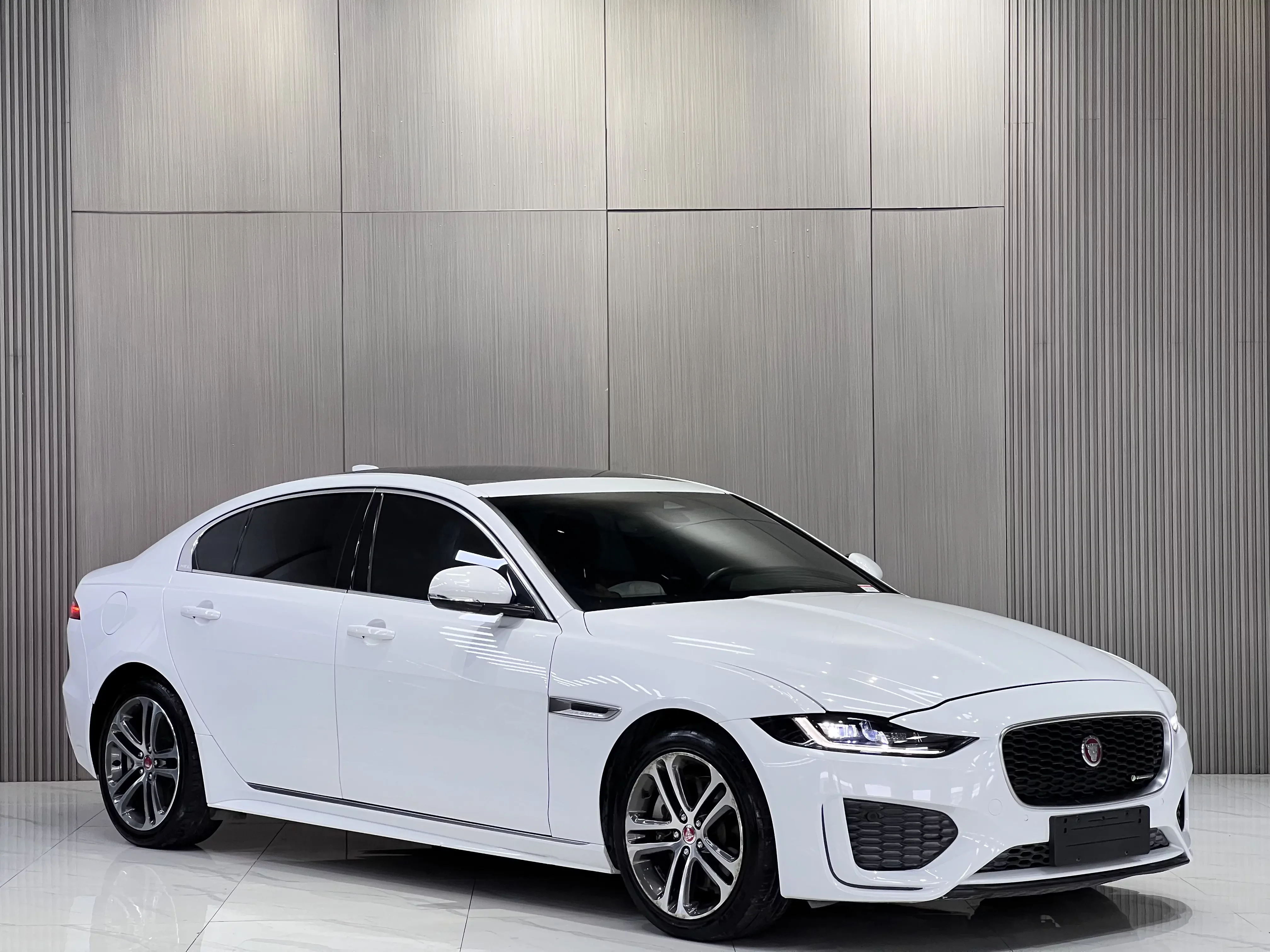 Jaguar XEL