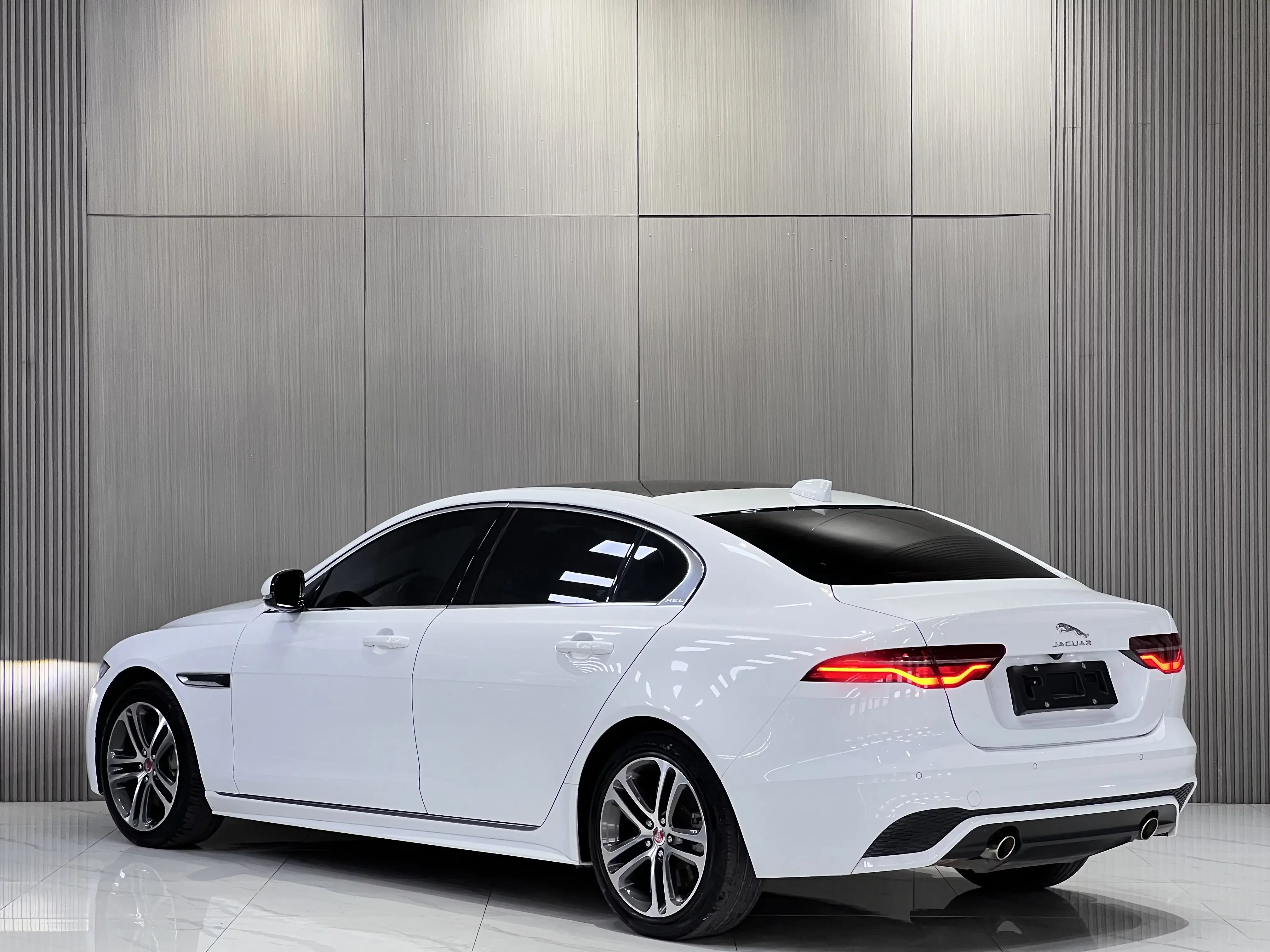 Jaguar XEL