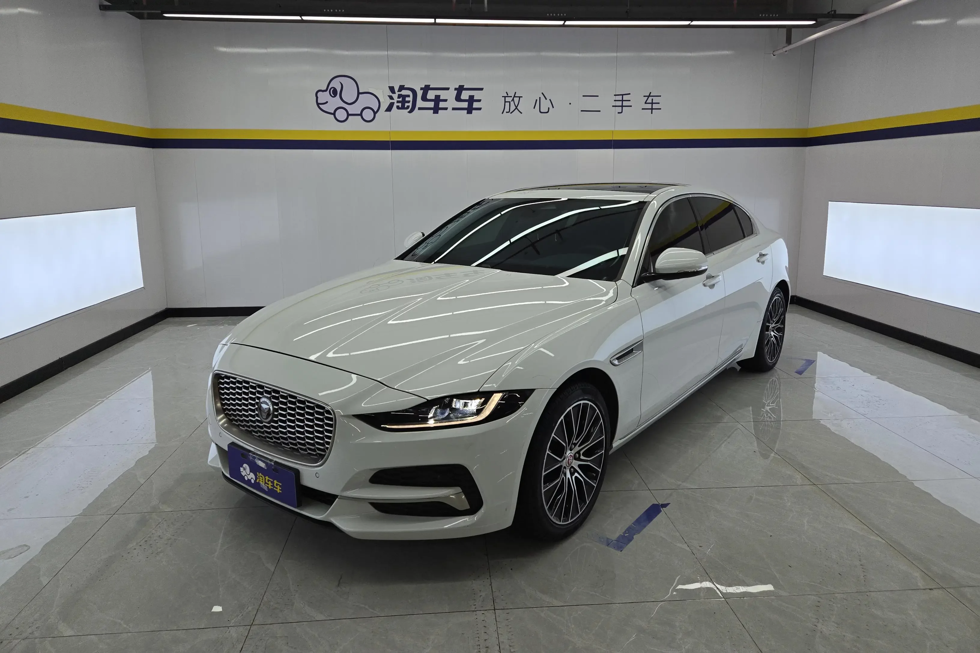 Jaguar XEL