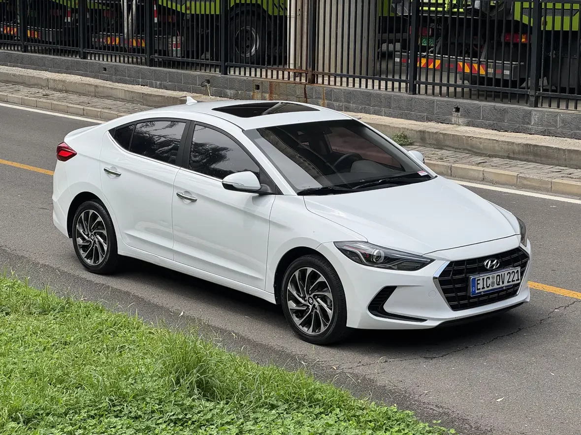 Hyundai Elantra Lingdong