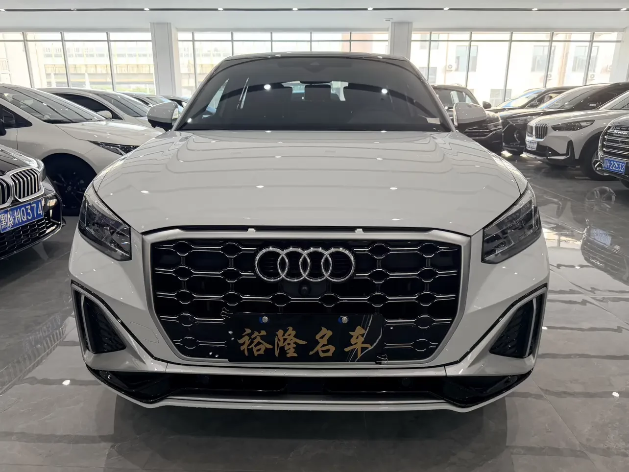 Audi Q2L