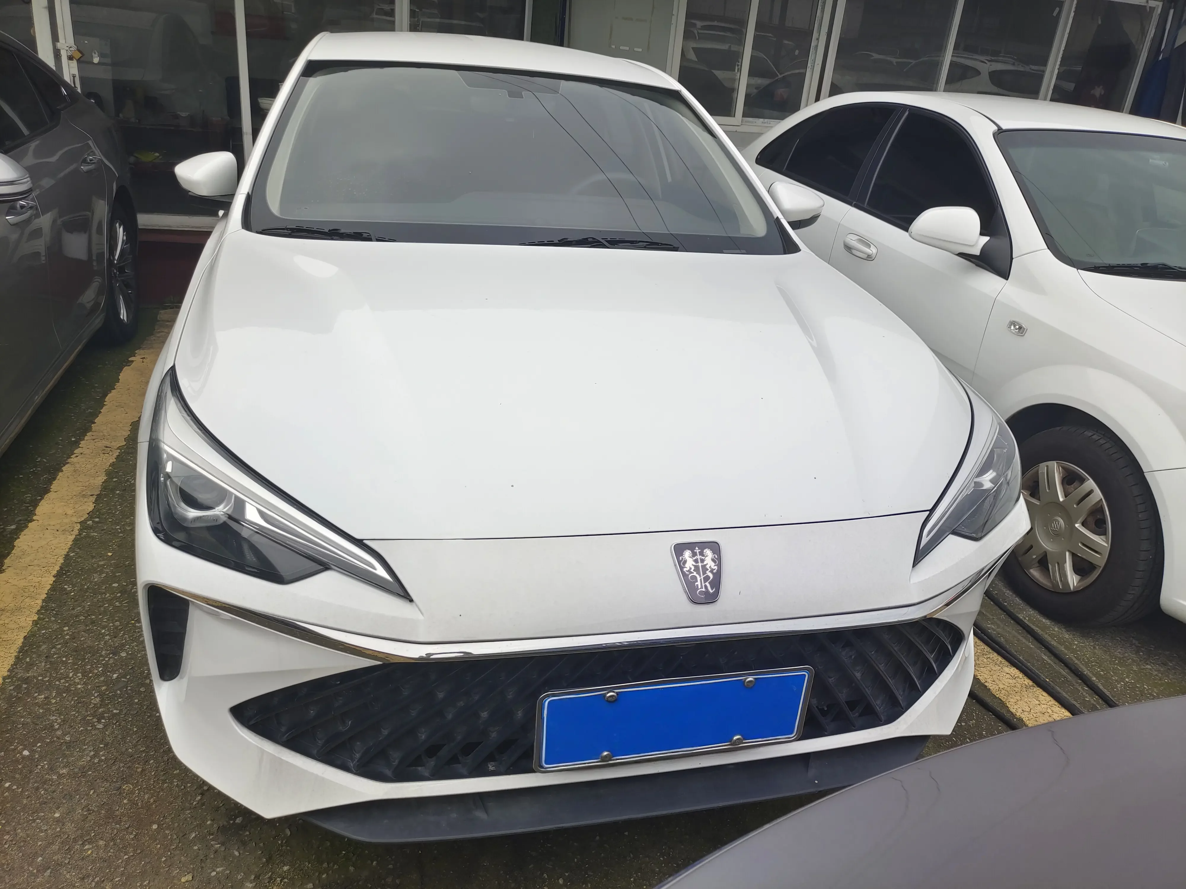 Roewe i5