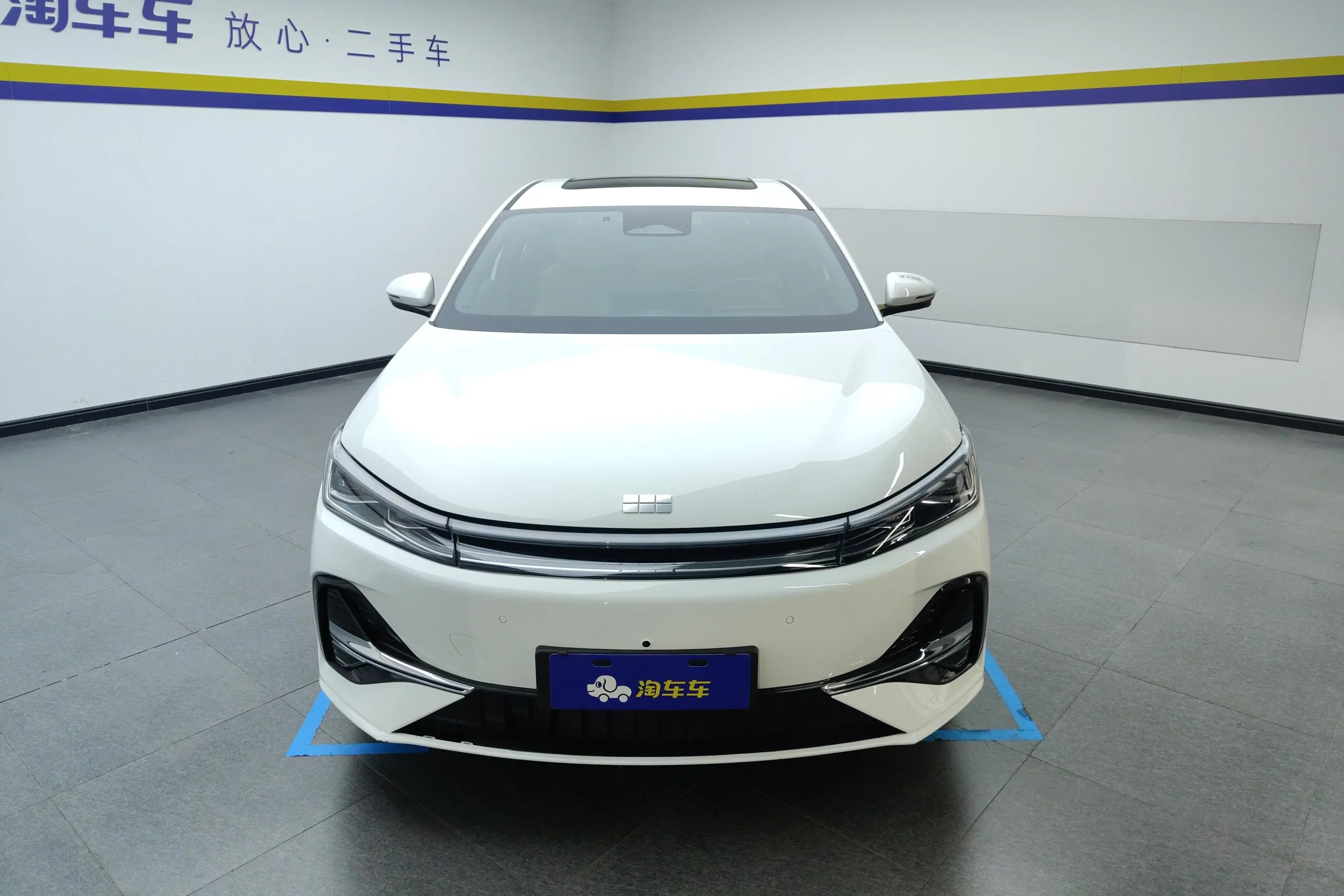 Geely Galaxy A7 EM