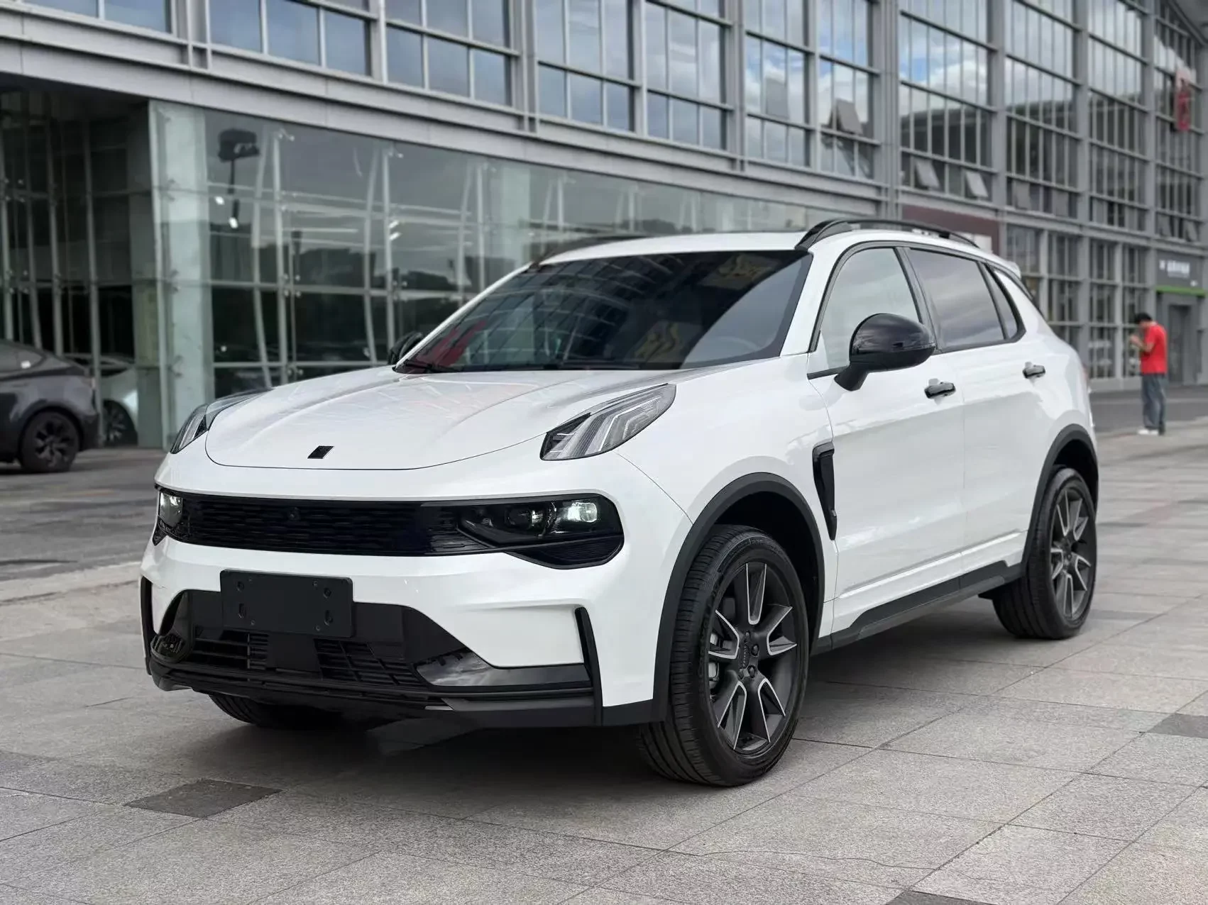 Lynk & Co 01