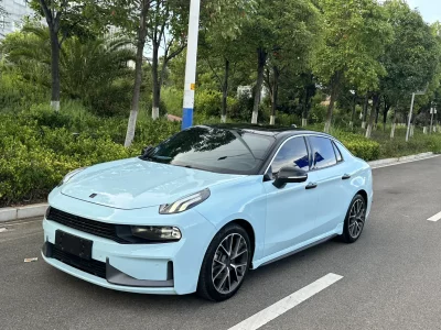 Lynk & Co 03