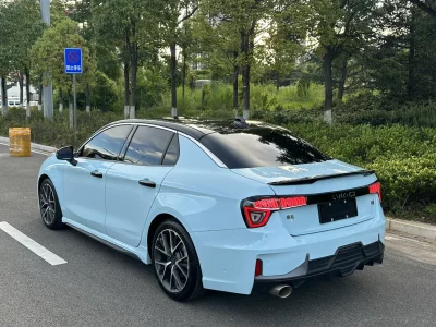 Lynk & Co 03