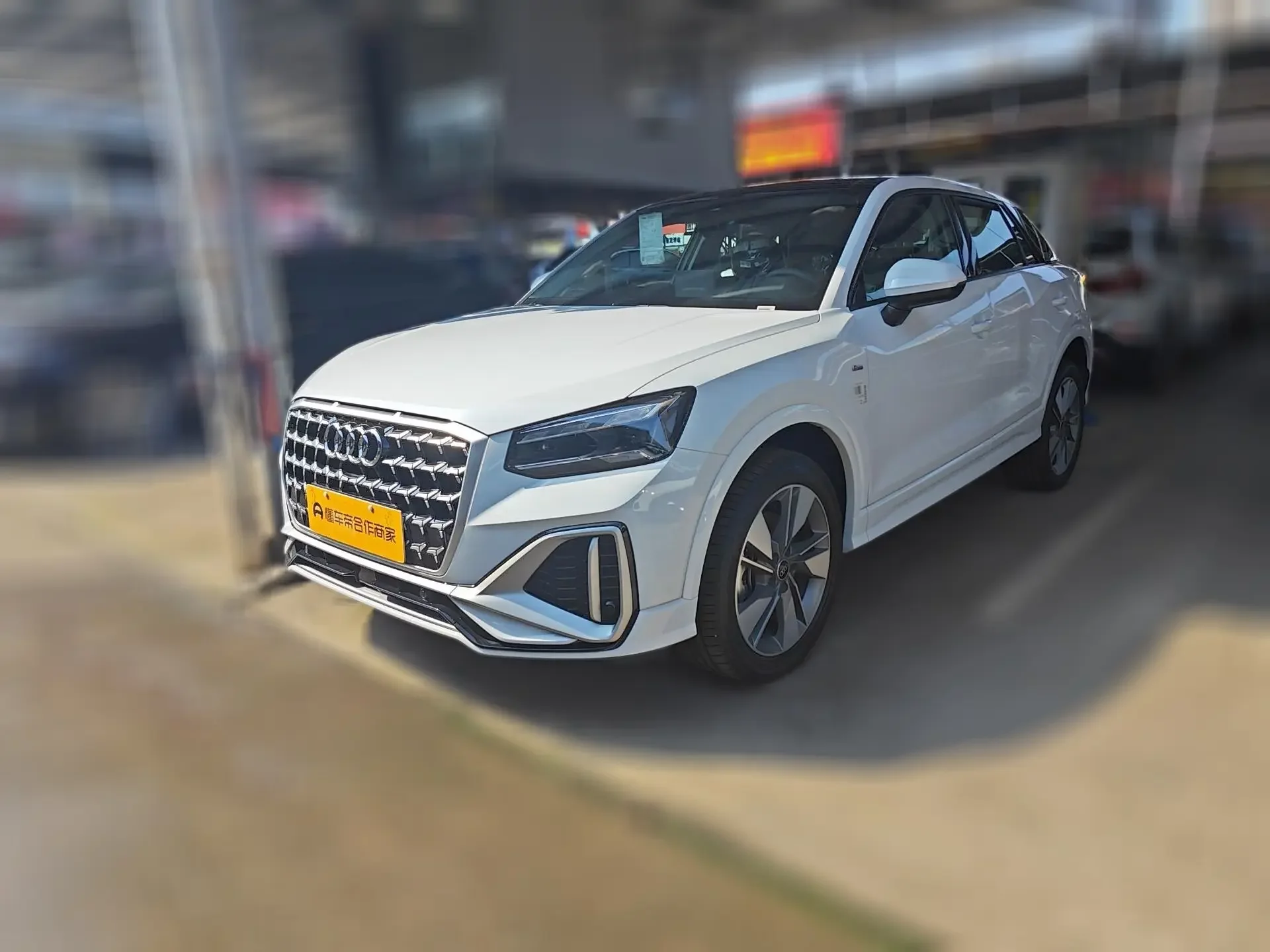 Audi Q2L