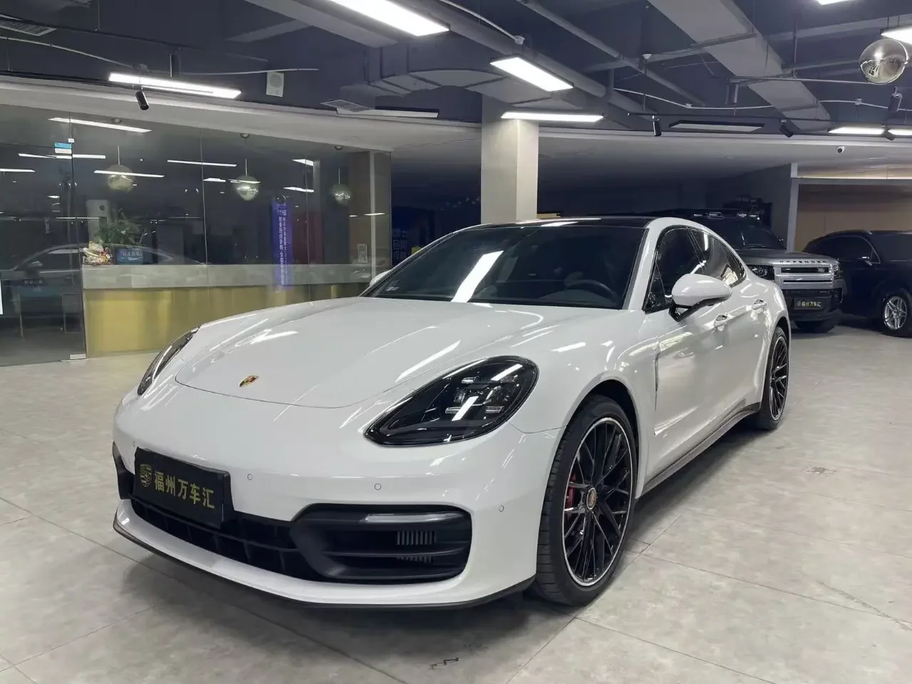 PORSCHE PANAMERA