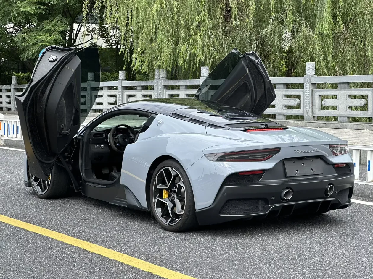 Maserati MC20