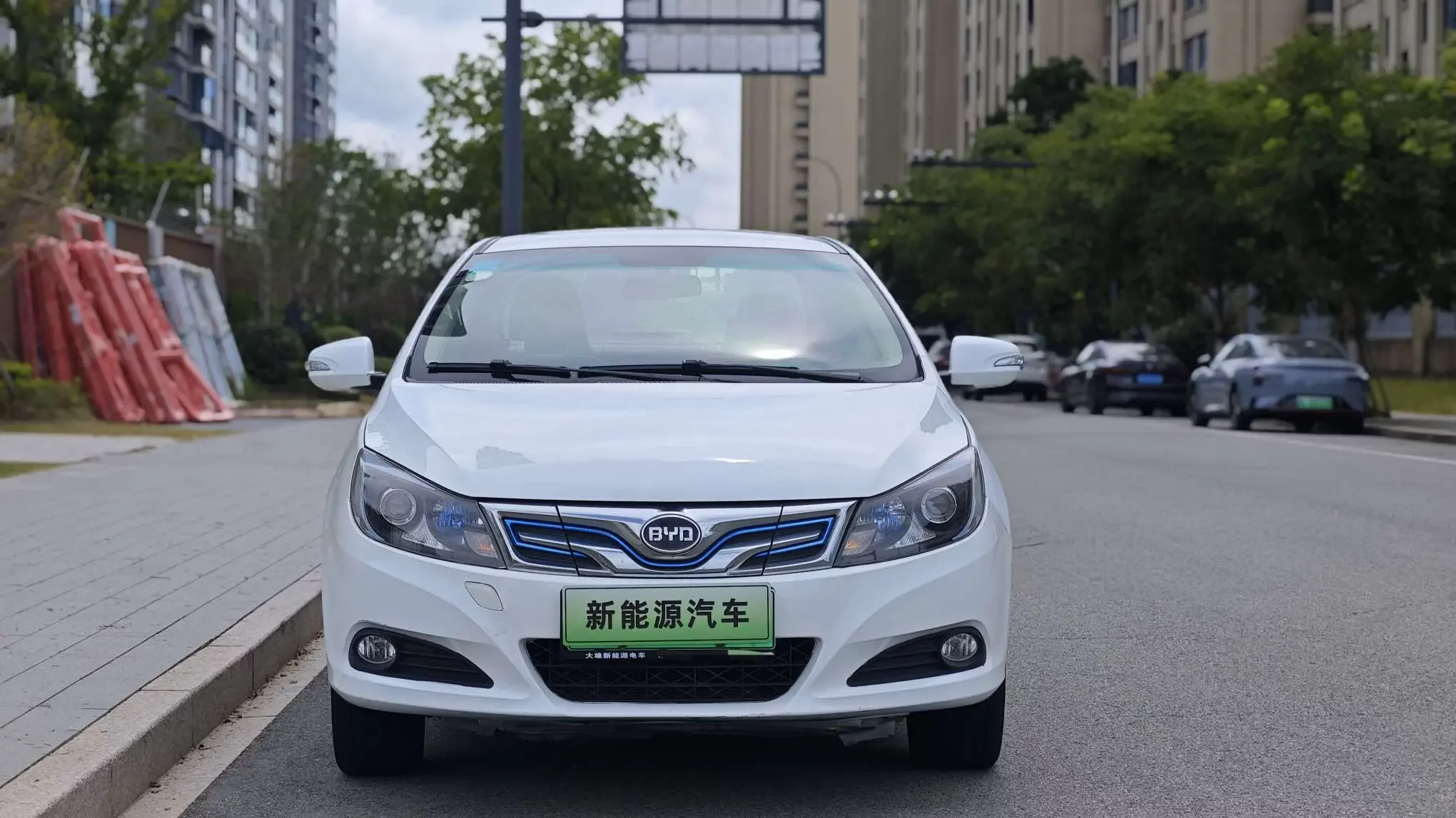 BYD e5