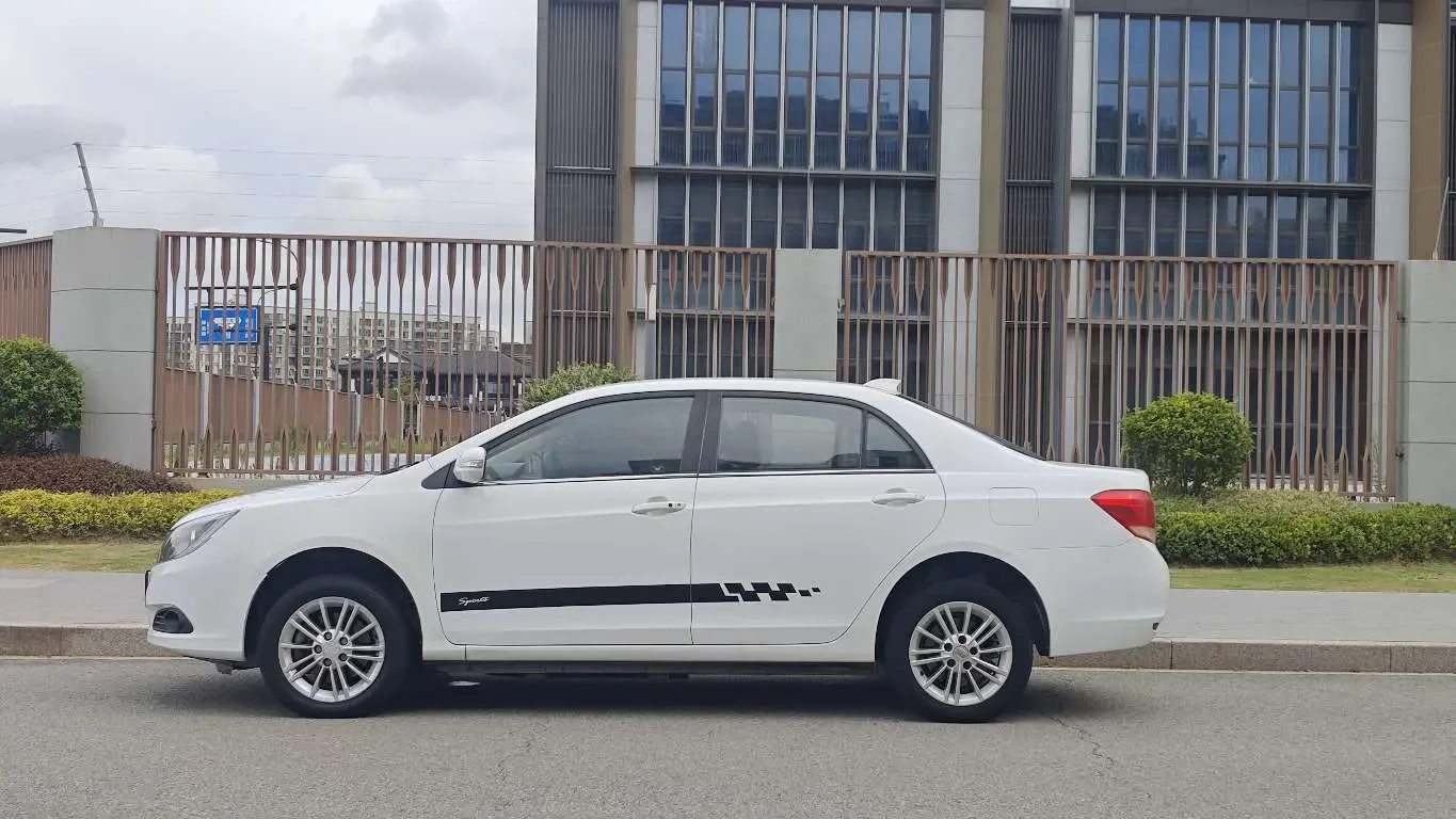 BYD e5