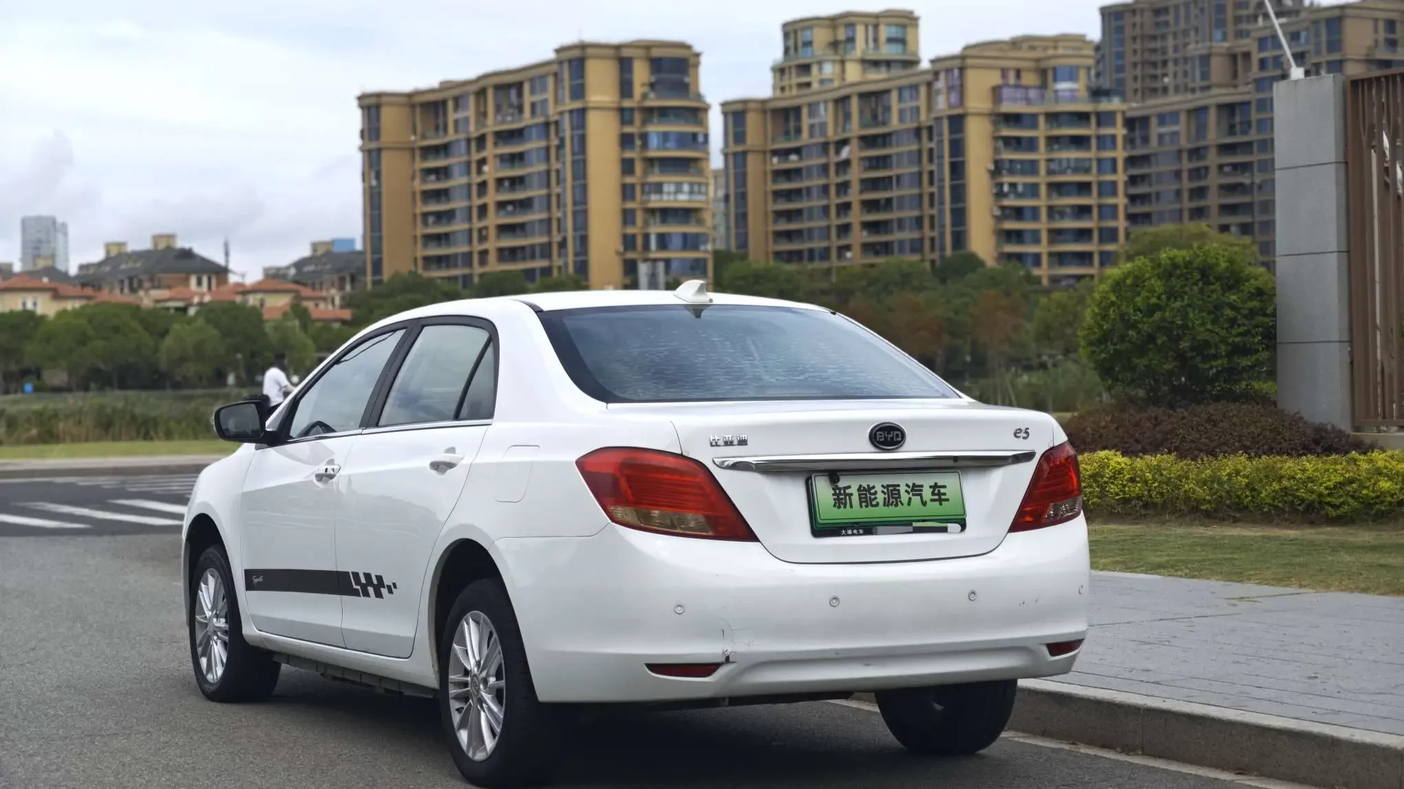 BYD e5