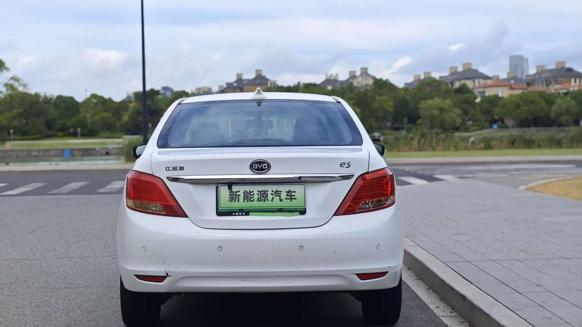 BYD e5